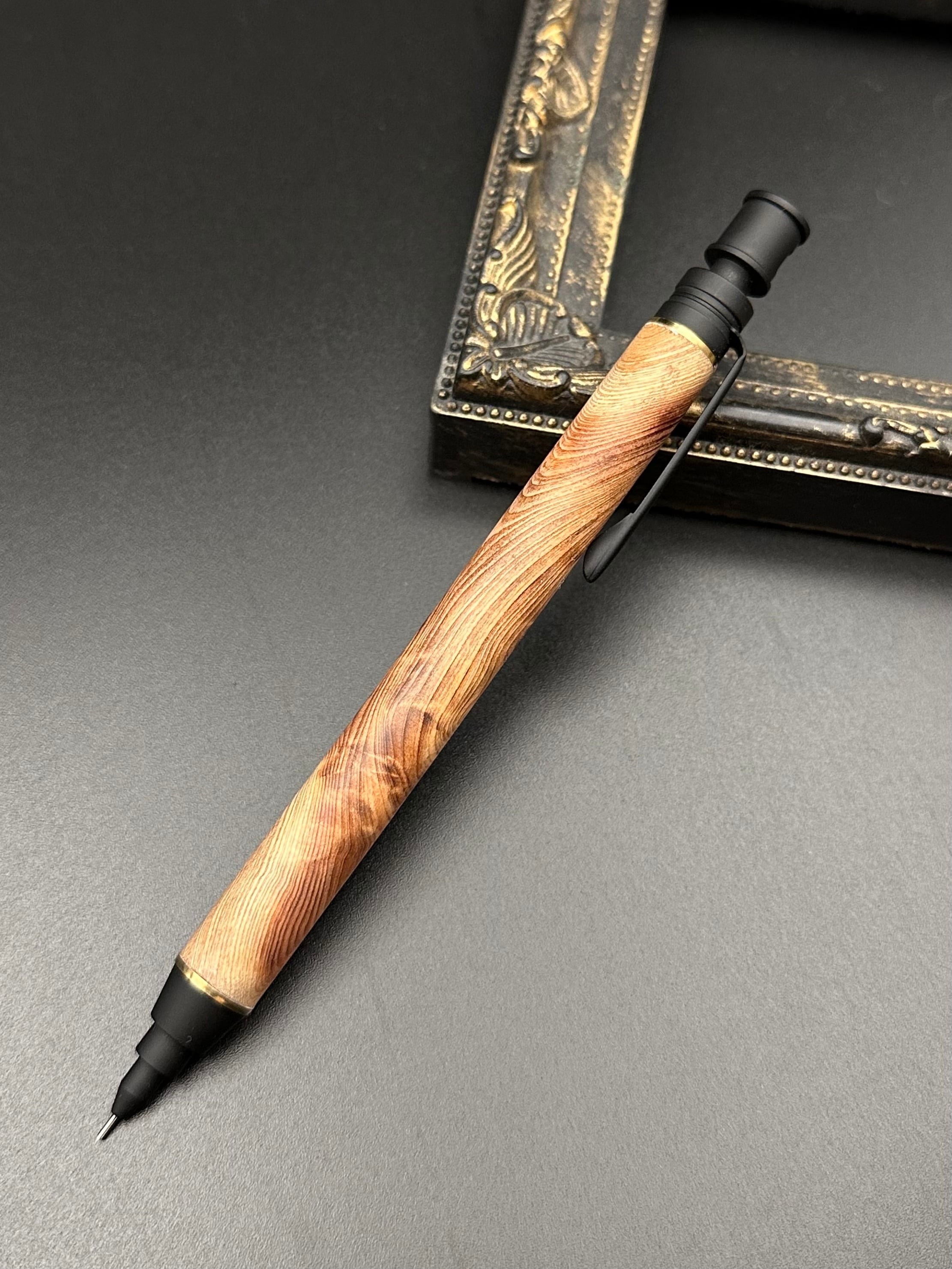 191屋久杉虎杢 木製シャーペン 最強低重心 溝付き 真鍮 191屋久杉虎杢