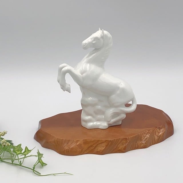 有田焼 白磁干支置物 午 | 有田焼ショップ まるとも陶磁器