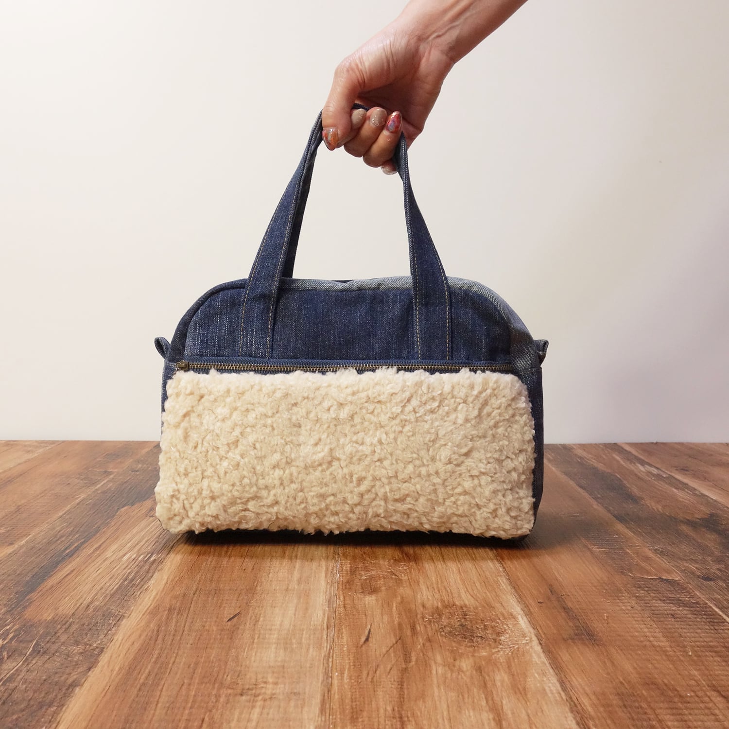 デニムミニボストンバッグ リメイクデニム ボアファスナーポケット