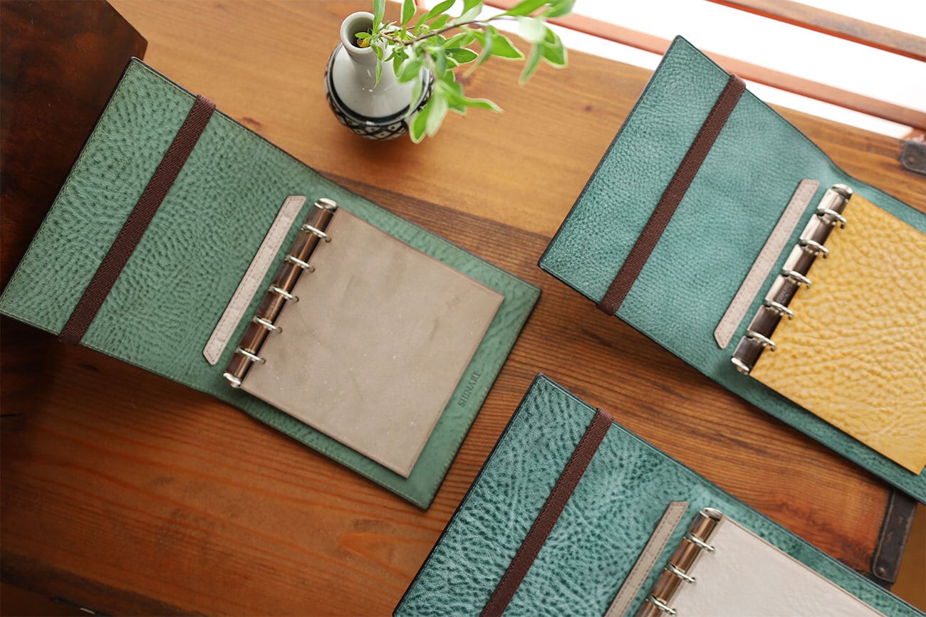 M5スクエアバインダー : アラスカレザー | SHINARI