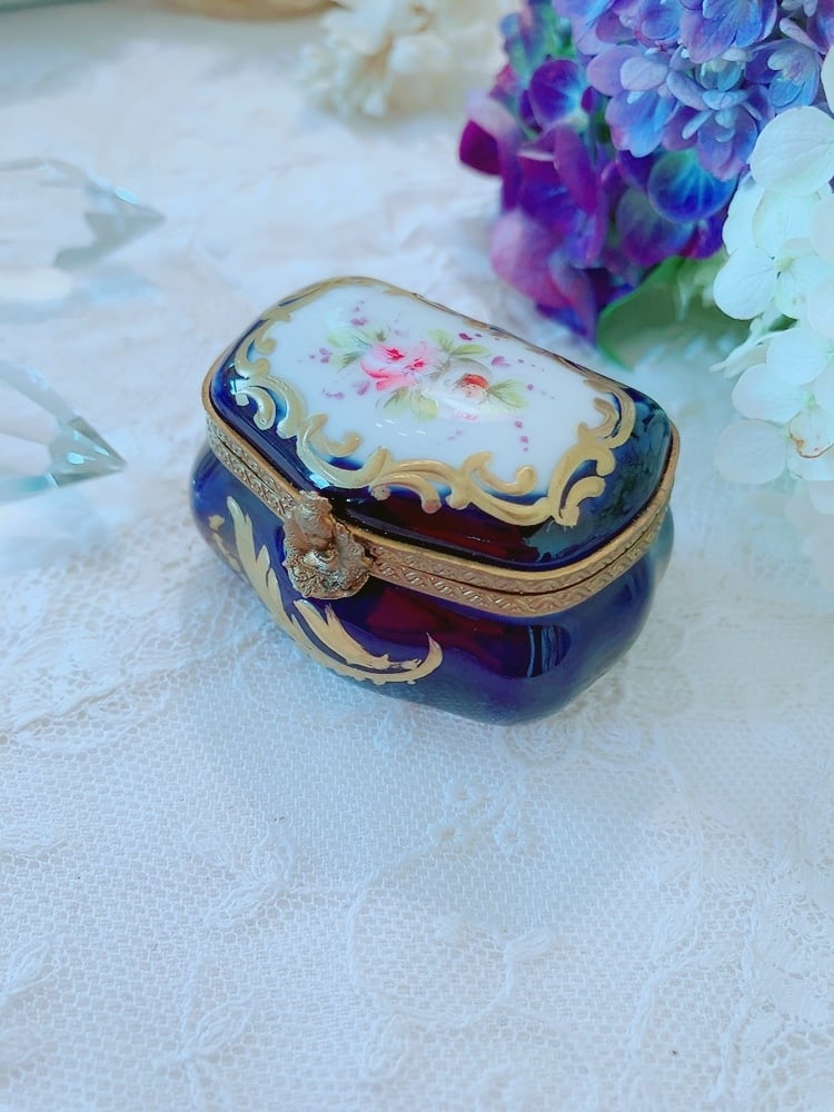 フランスリモージュ ロイヤルブルーのピルケース | AntiqueRose