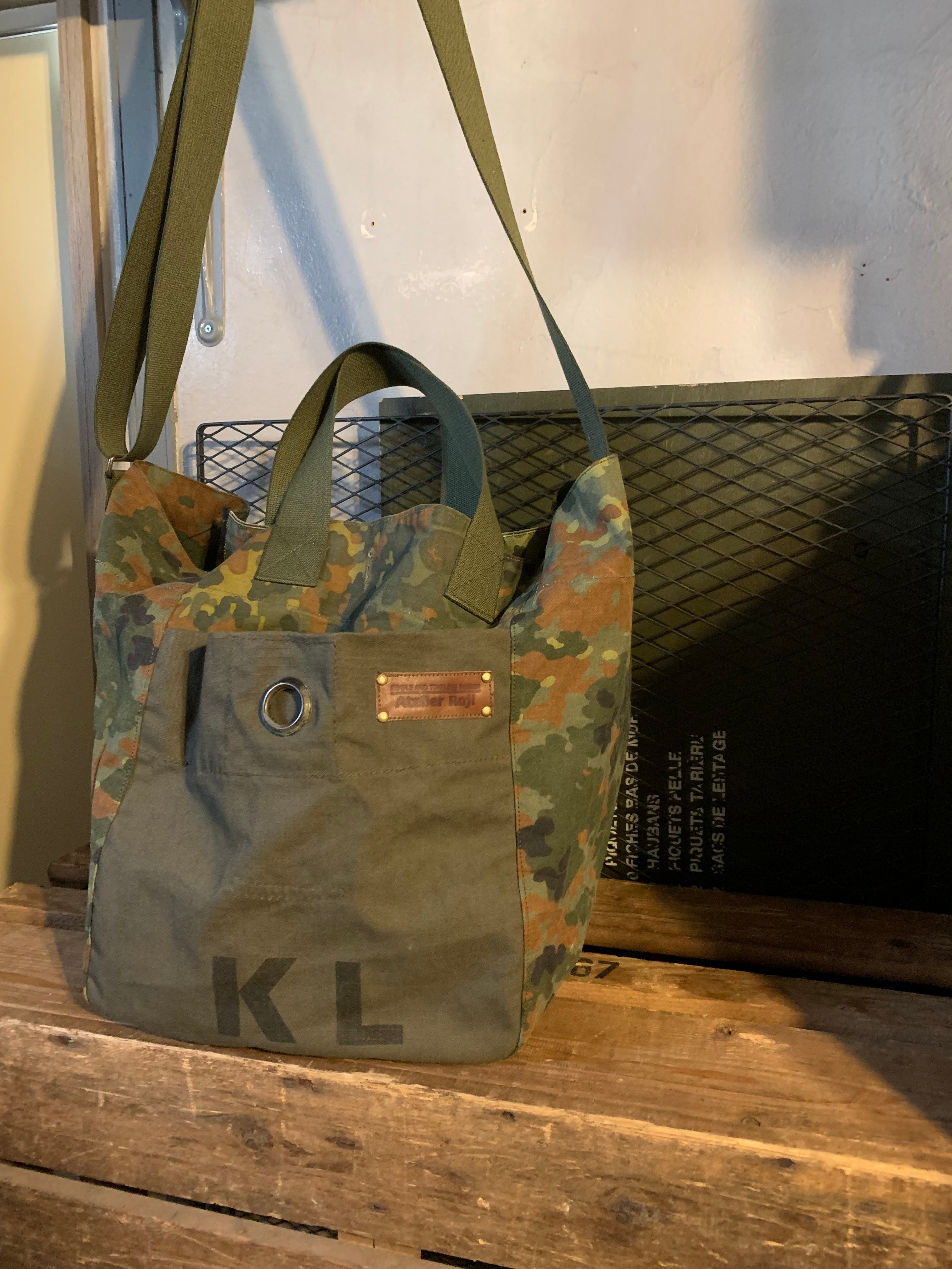 military shoulder tote bag 送込 ミリタリー リメイク ショルダー