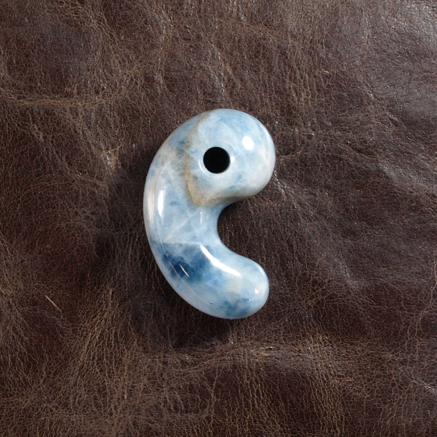 新品 未使用 糸魚川翡翠 入コン沢 青 10金 丸 ネックレス 送料無料