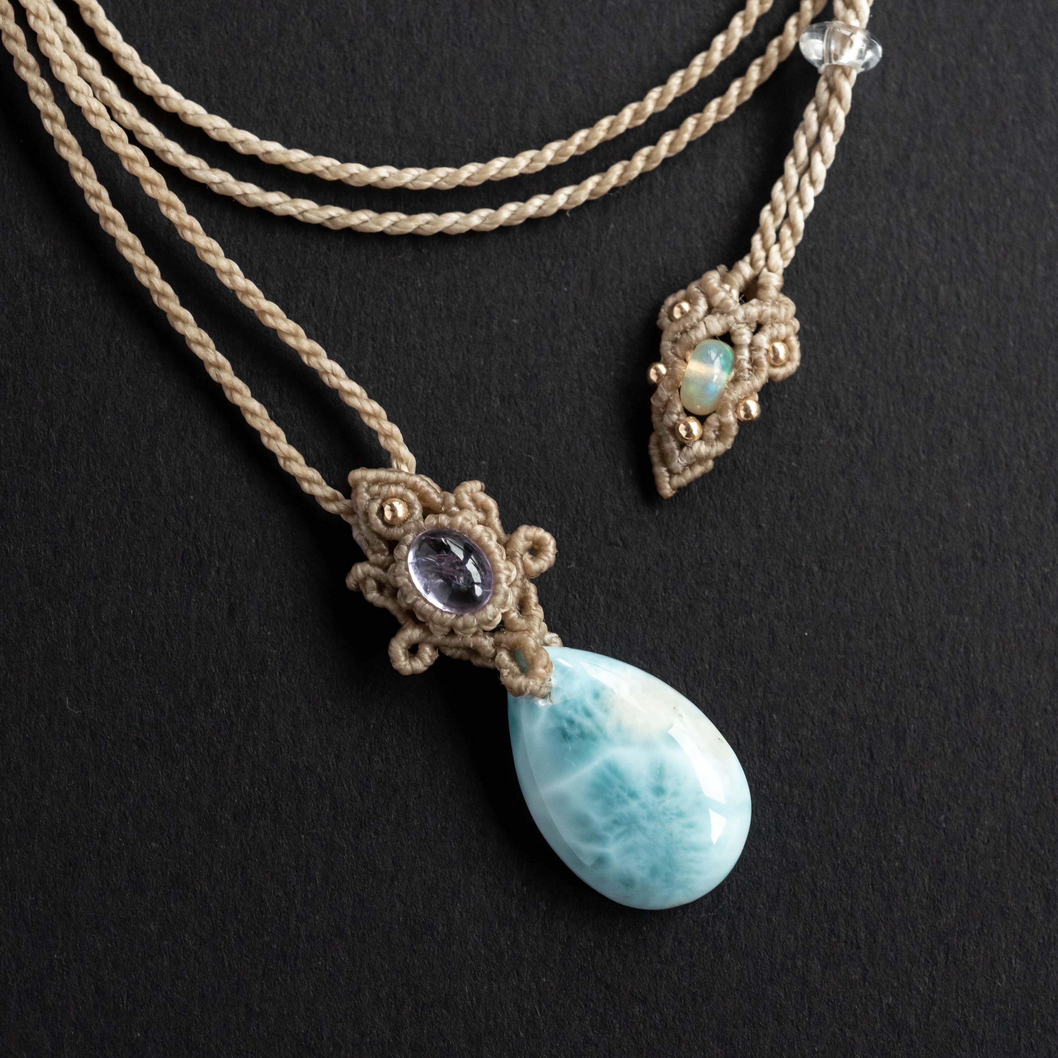 ラリマー+タンザナイトのマクラメ編み 天然石ネックレス | SHANTi WALA