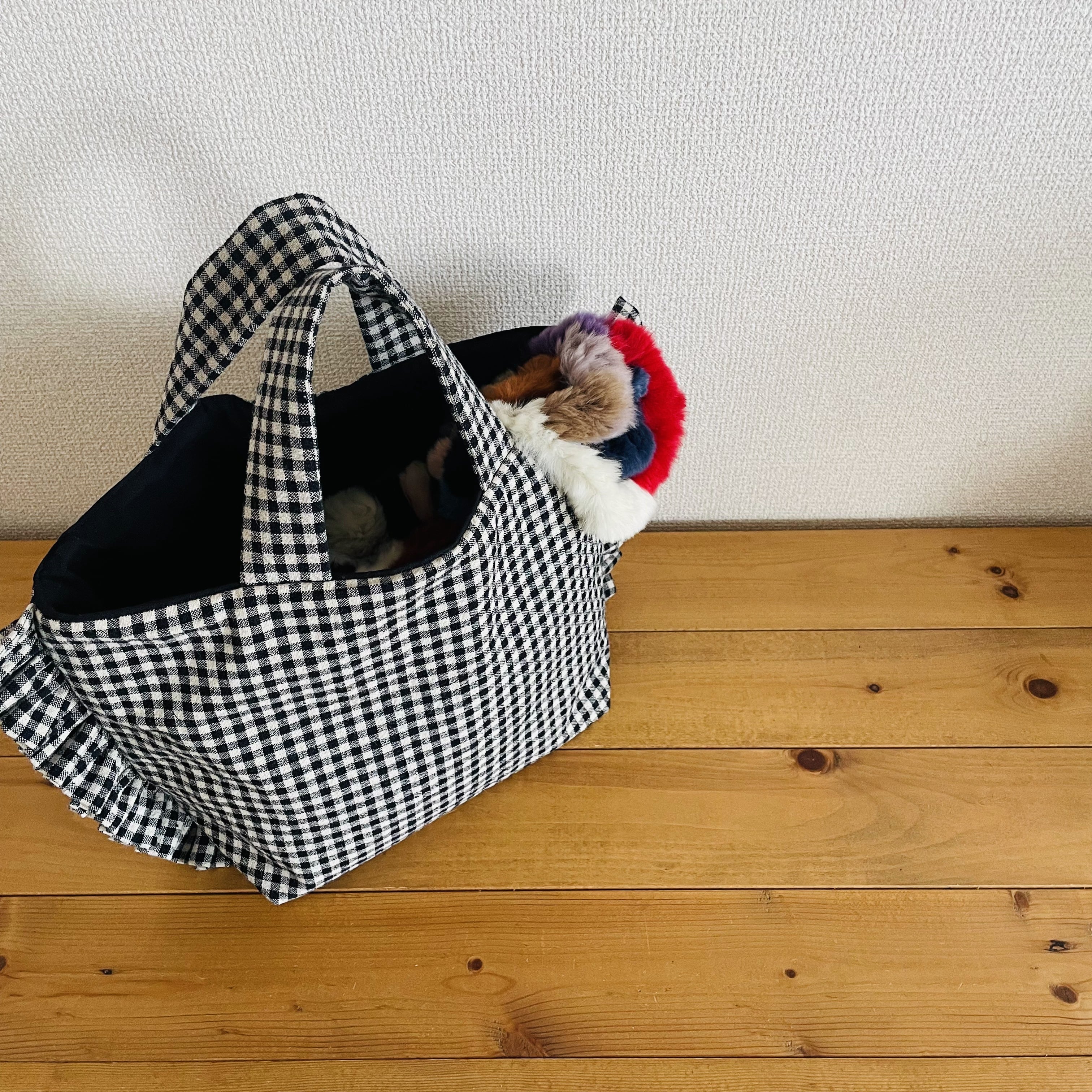 四角い マチ つき フリルトートバッグ Sサイズ ギンガムチェック 黒