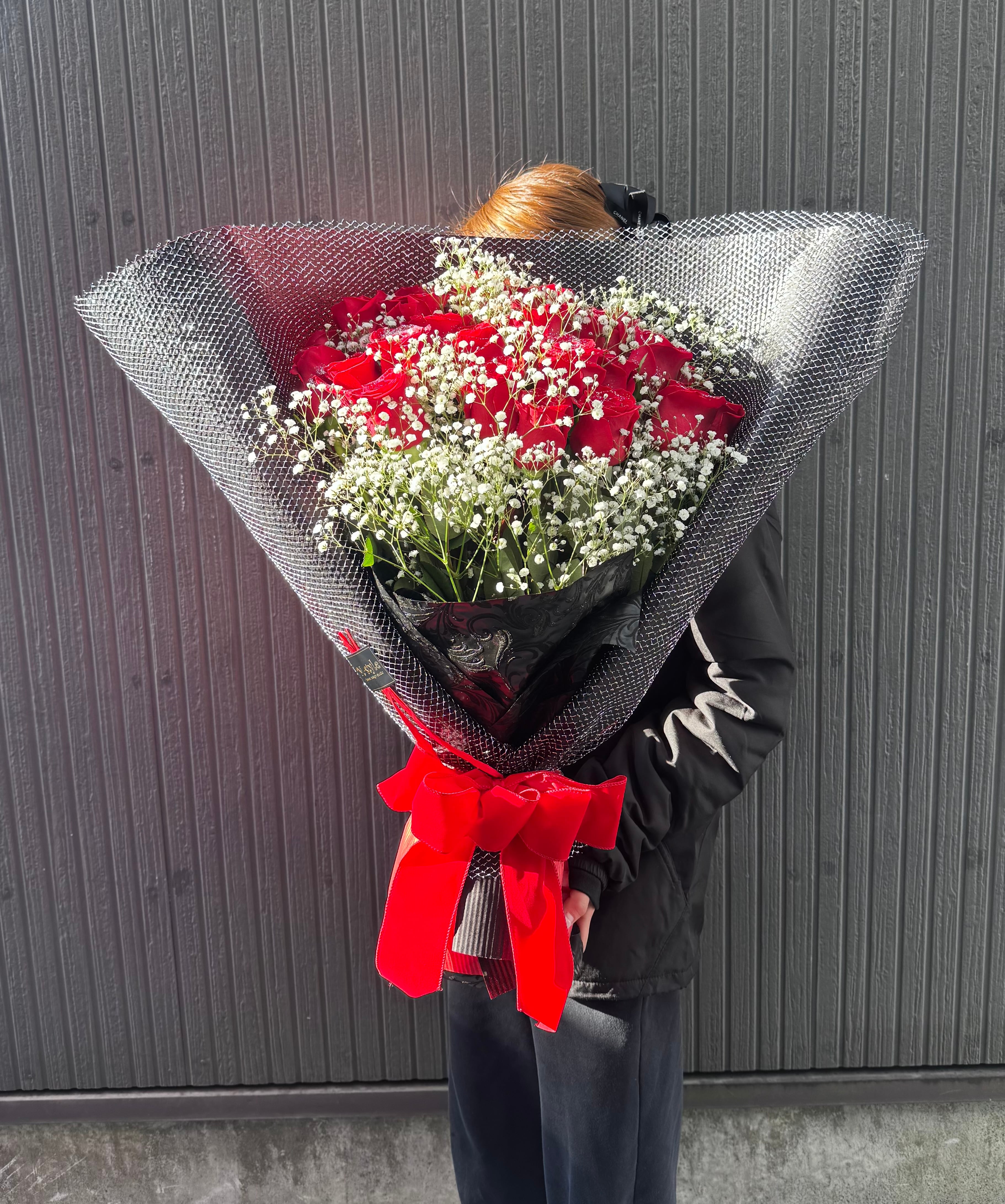 グリッターローズ赤バラ24本とかすみ草の花束 | mstyle878