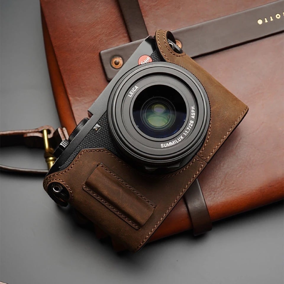 ライカ Q2 専用ボディケース（グリップ付） | Mr.Stone