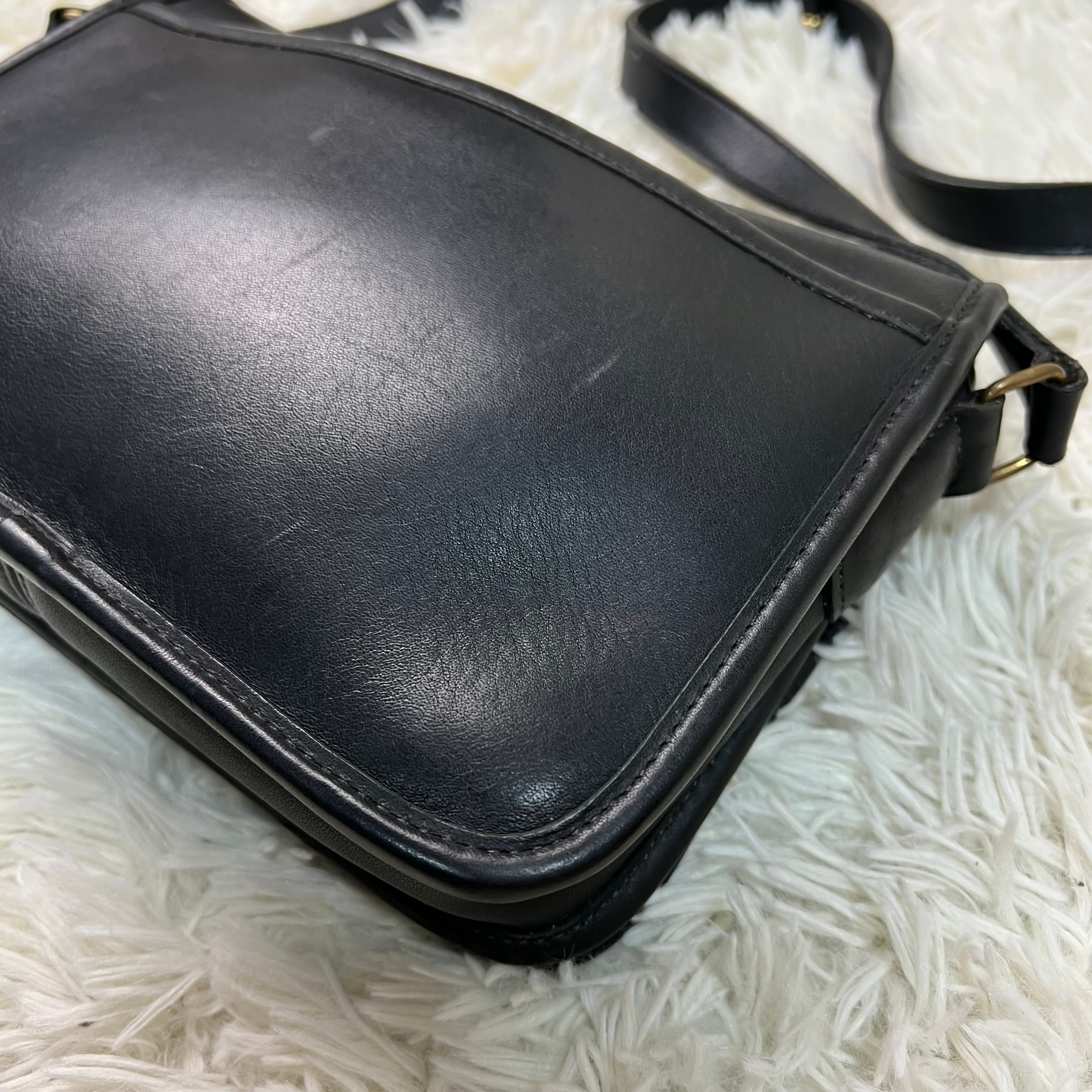 OLD COACH ターンロックショルダーバッグ オールドコーチ 黒 ブラック