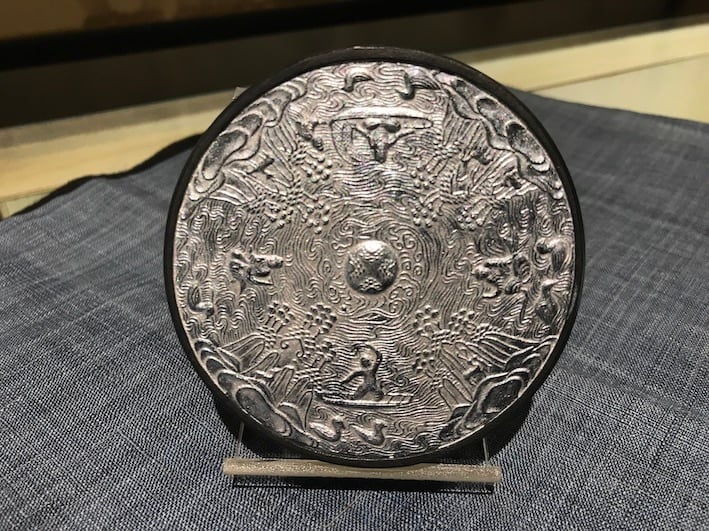 正倉院展記念墨） 山水人物鳥獸背圓鏡 | 古梅園製墨販売部