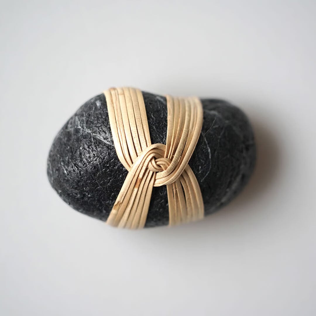 Shizu Designs / WRRAPING STONE M257 | 山と猫