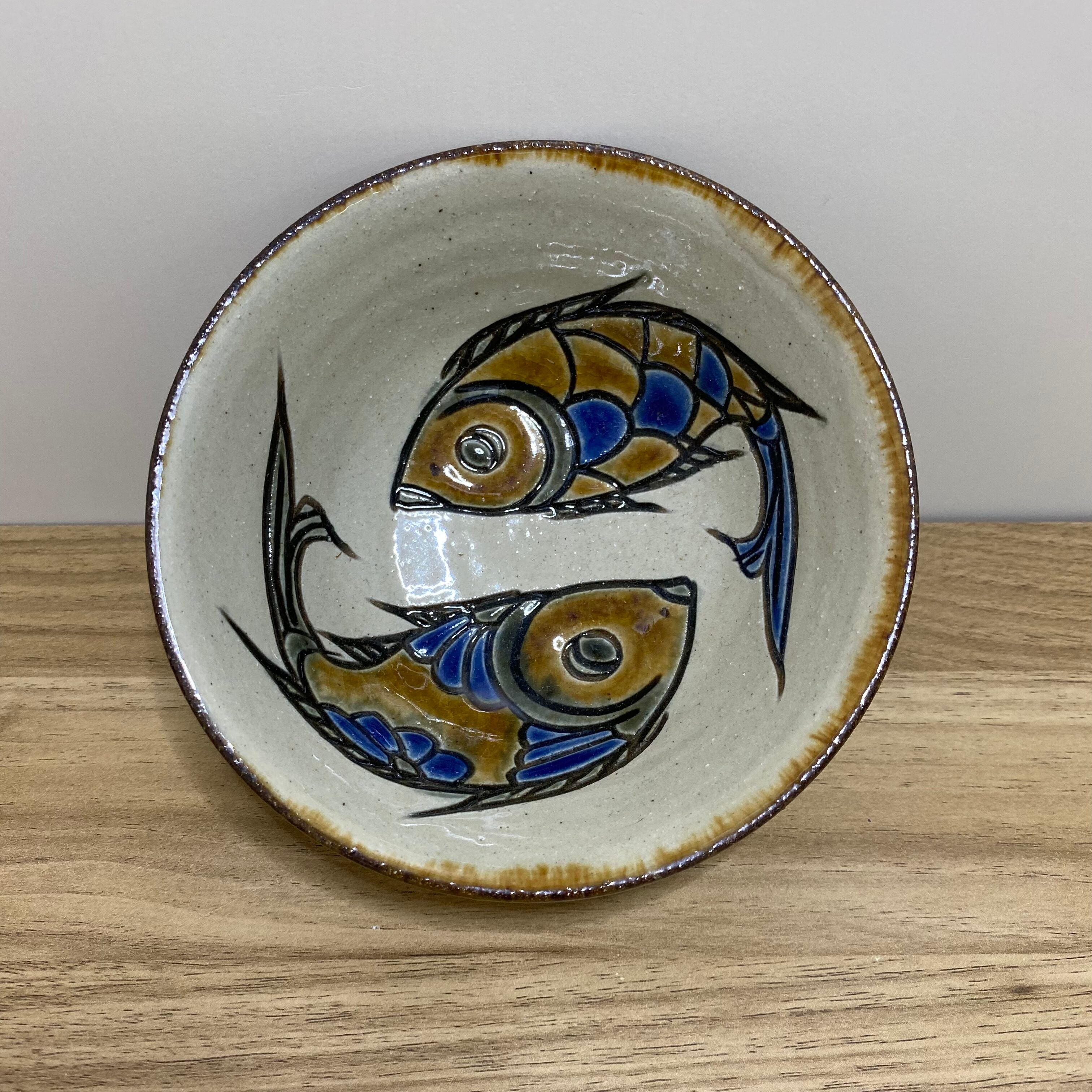 4寸マカイ一枚焼き 魚紋（青） | 陶芸工房ふじ