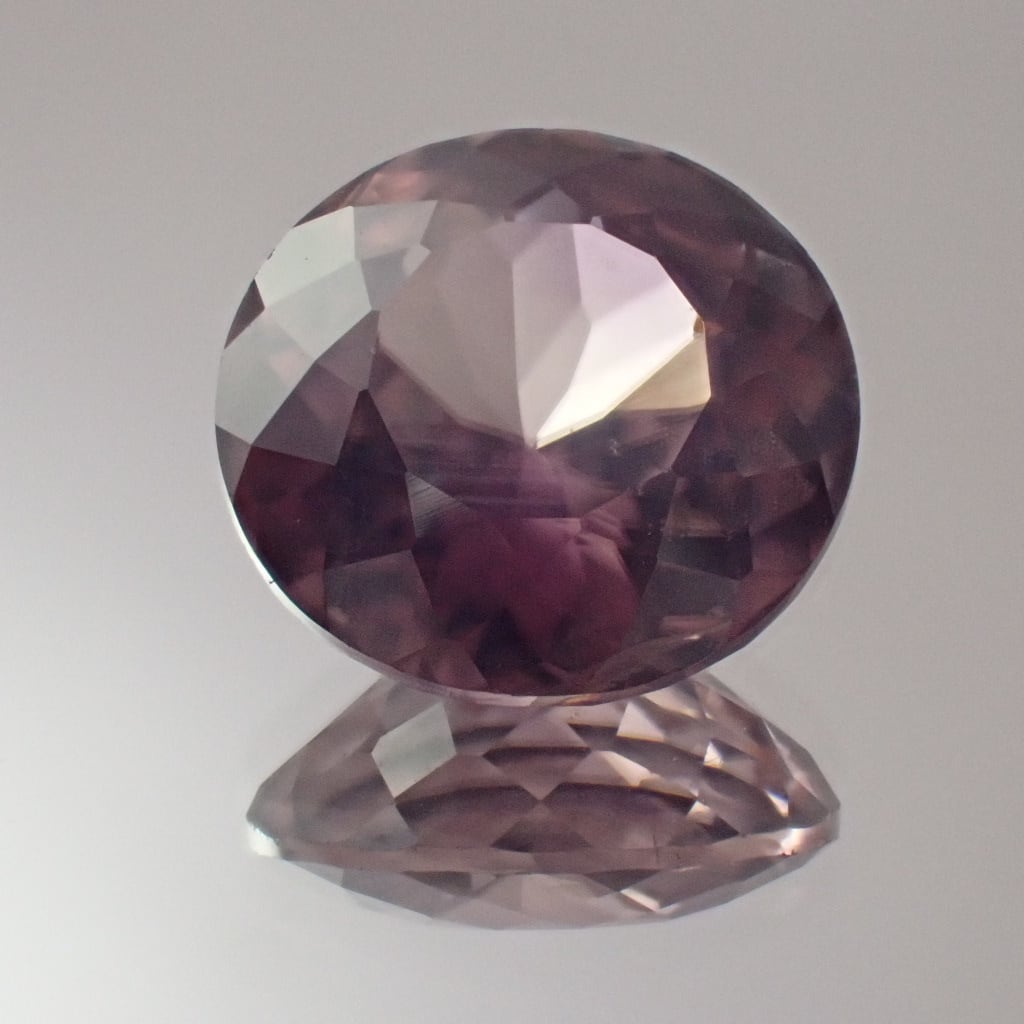 パープルジルコン 4.020Ct | necobeanruff 希少鉱物ルース販売/お取り寄せ