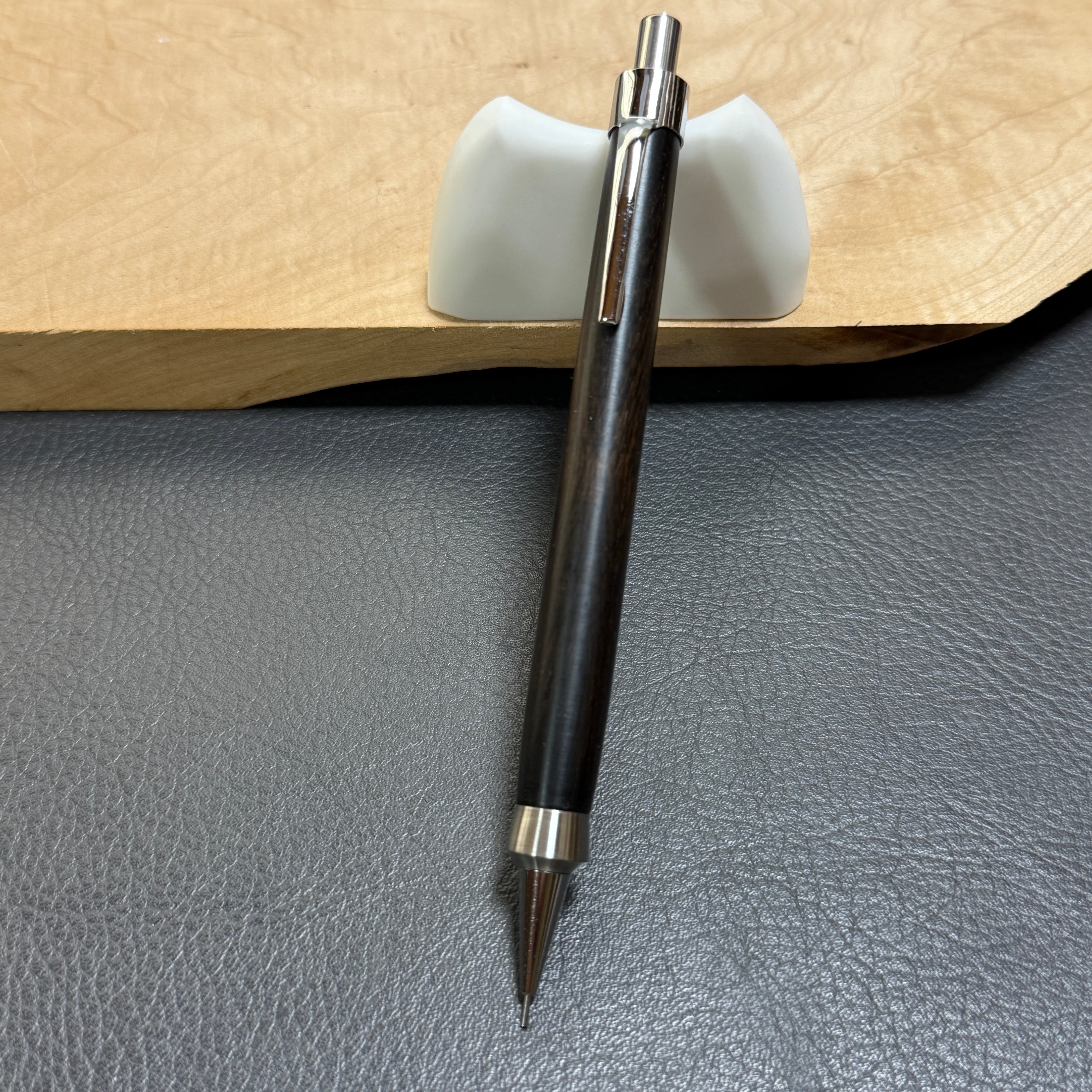 37黒柿墨流し 木製キャップ芯ケース 木目揃え 無塗装 37黒柿墨流し