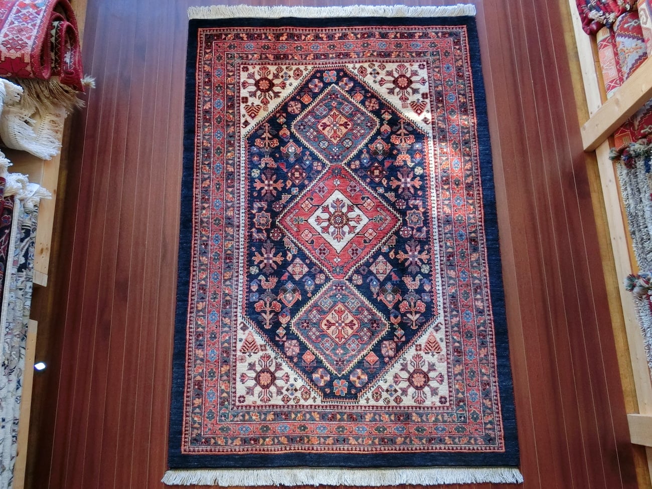 Y3061 ペルシャ絨毯 カシュガイ ウール 手織り 62×64㎝ Y3061 ペルシャ