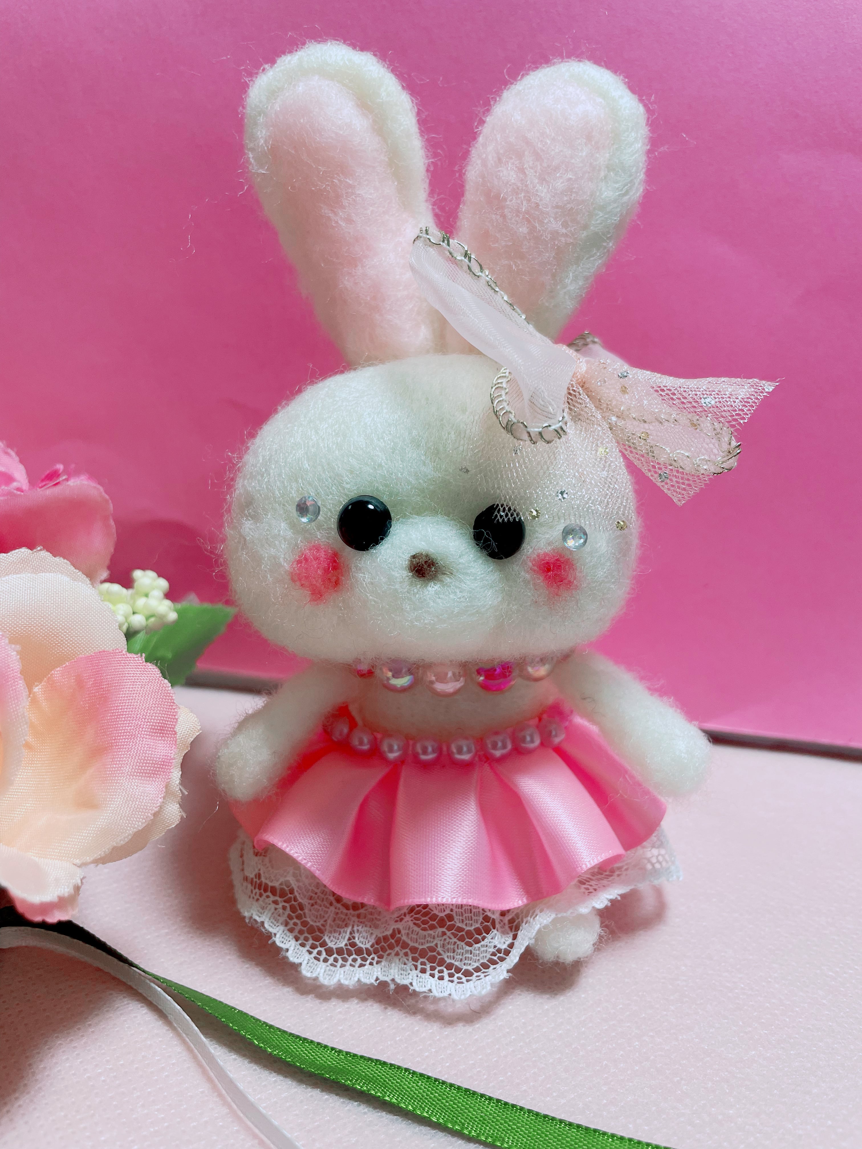 羊毛フェルトぬいぐるみ アイドルに憧れるうさぎちゃん | 羊毛フェルト