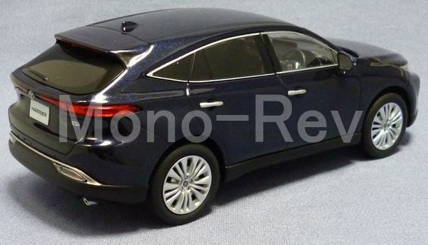 1/30 トヨタ ハリアー ハイブリッド ダークブルーマイカ8X8 | 絶版