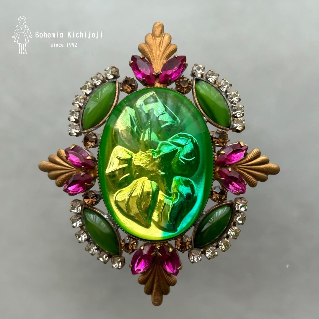 ヴィンテージガラスアクセサリー】ブローチ (リリー&アイリス