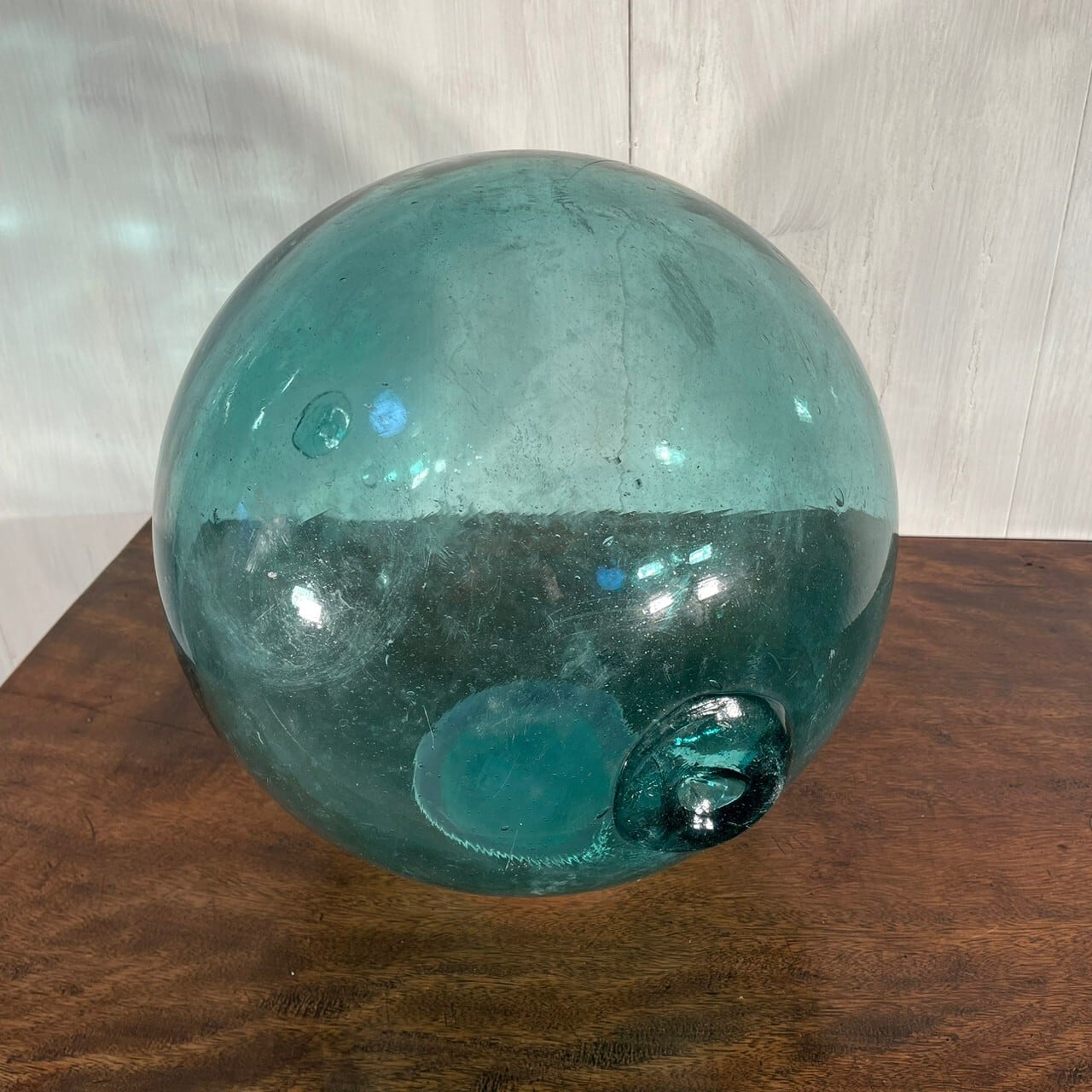 大きく綺麗なガラス玉 | meguri