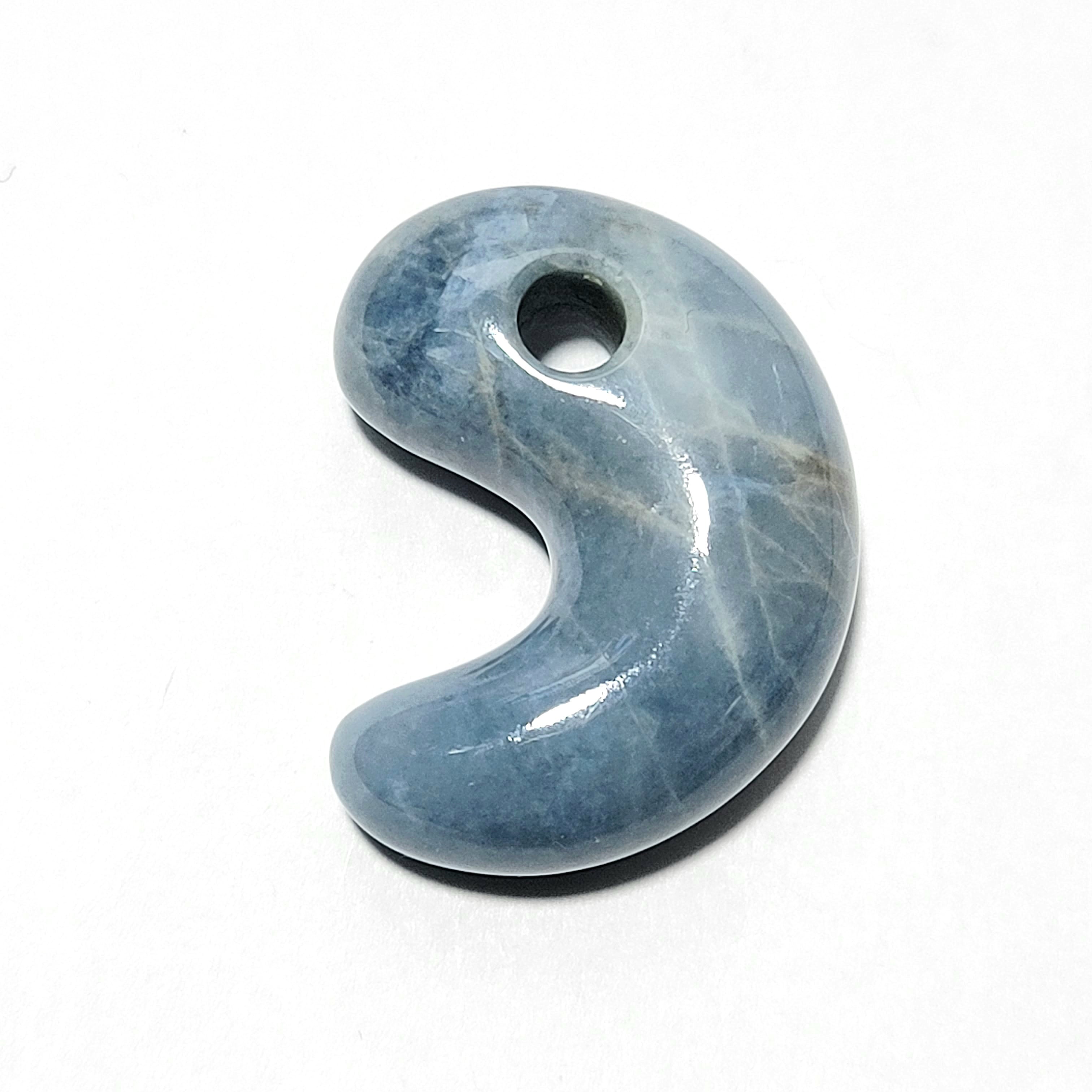 入コン沢 勾玉:糸魚川翡翠 BMT0338 | 糸魚川翡翠工芸家 赤羽可行BASE