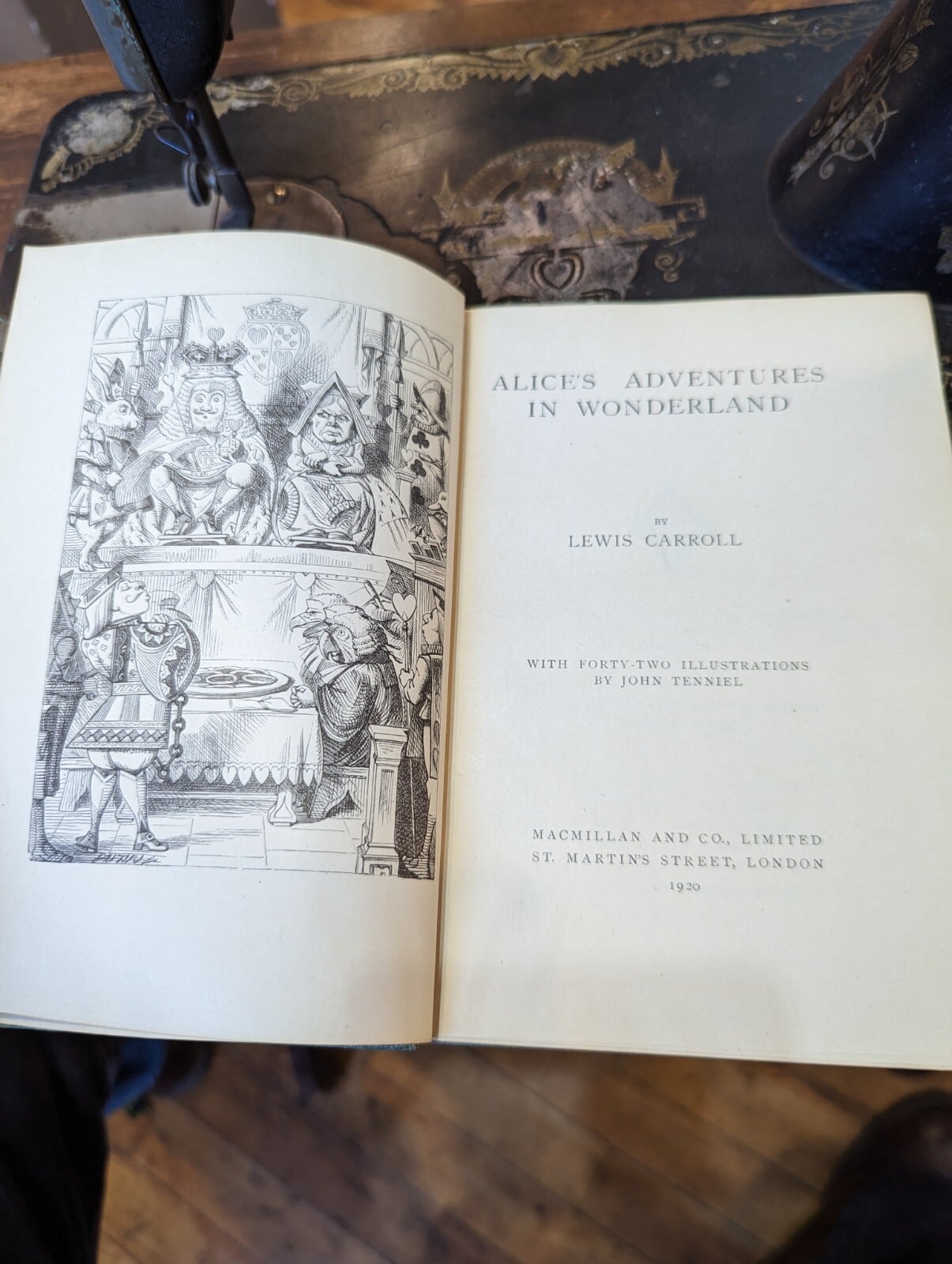 No.113 古書 洋書 アンティーク 不思議の国のアリス・鏡の国のアリス No.