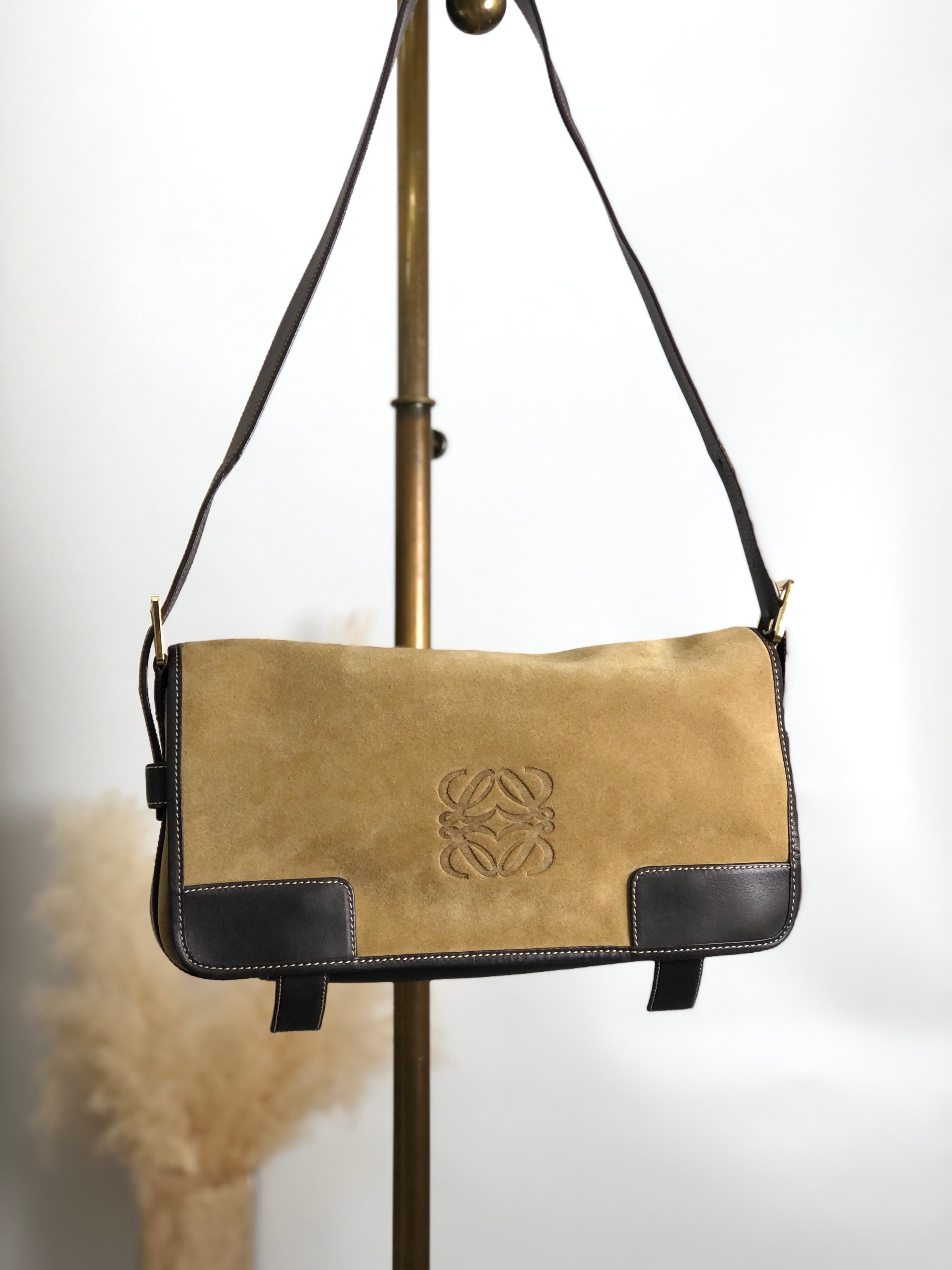 LOEWE ロエベ ショルダーバッグ ベージュ アナグラム スエード