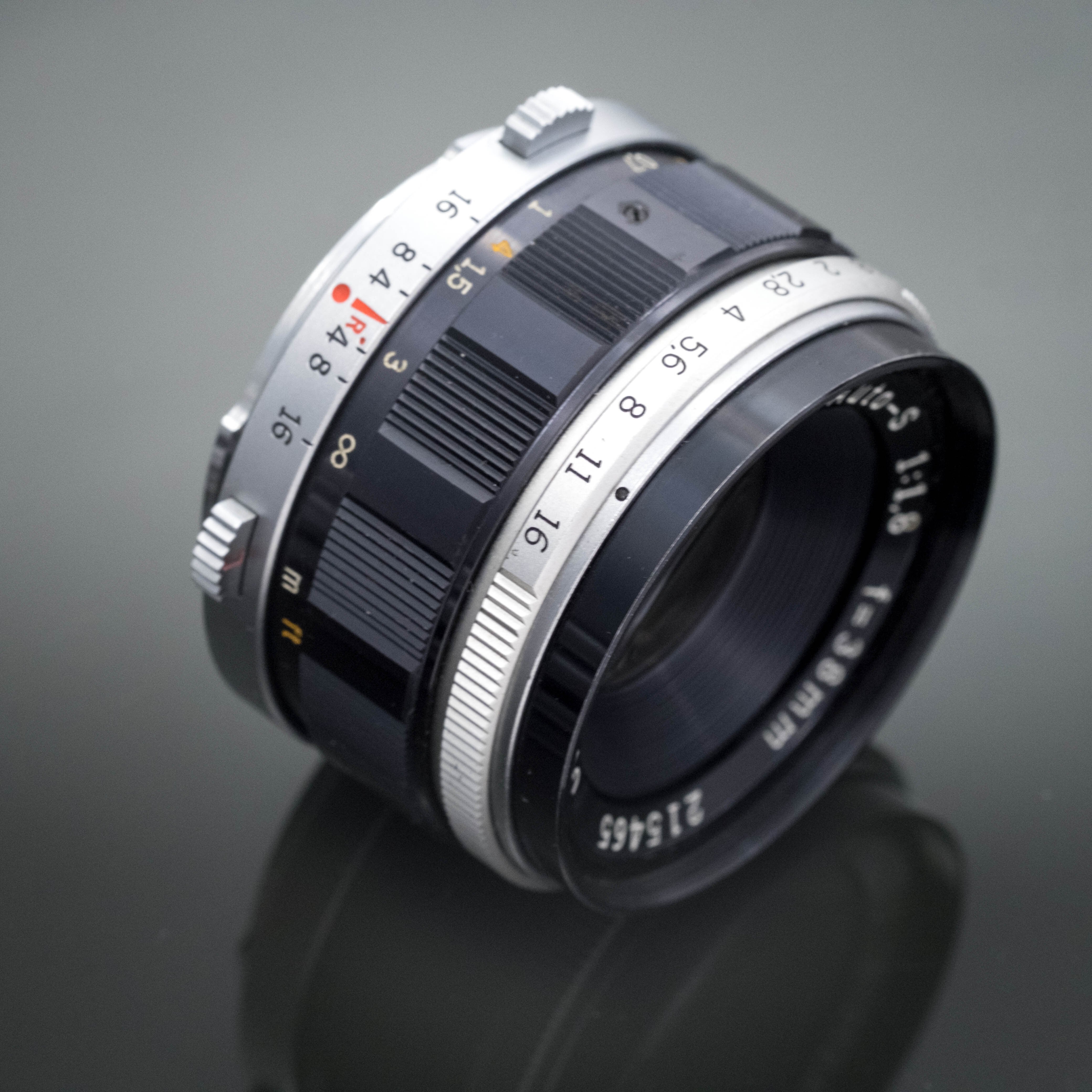 OLYMPUS PEN-F + F.Zuiko Auto-S 1:1.8 F=38mm【フィルムカメラ