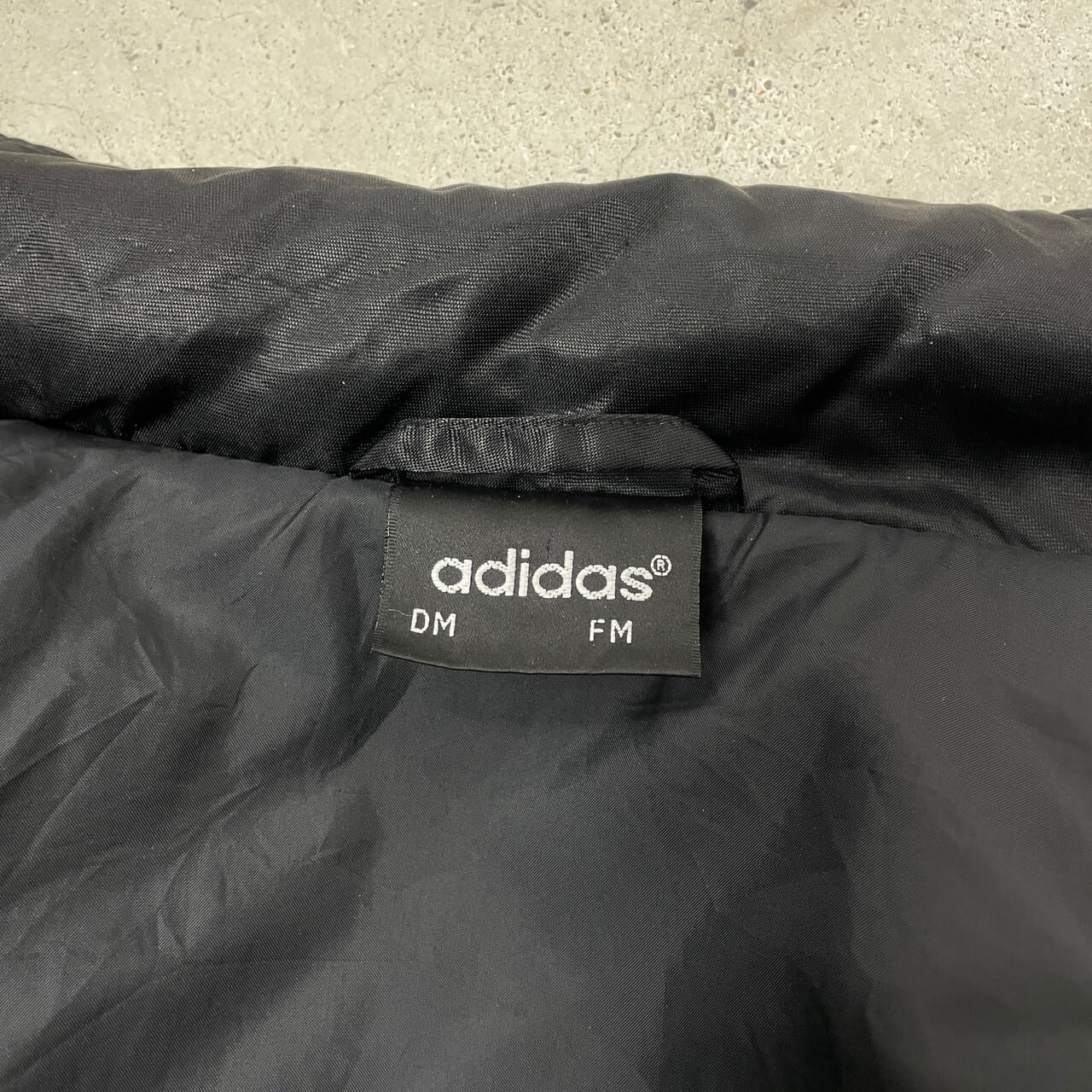 90年代 adidas アディダス トレフォイルロゴ 刺繍 ナイロンスタジャン