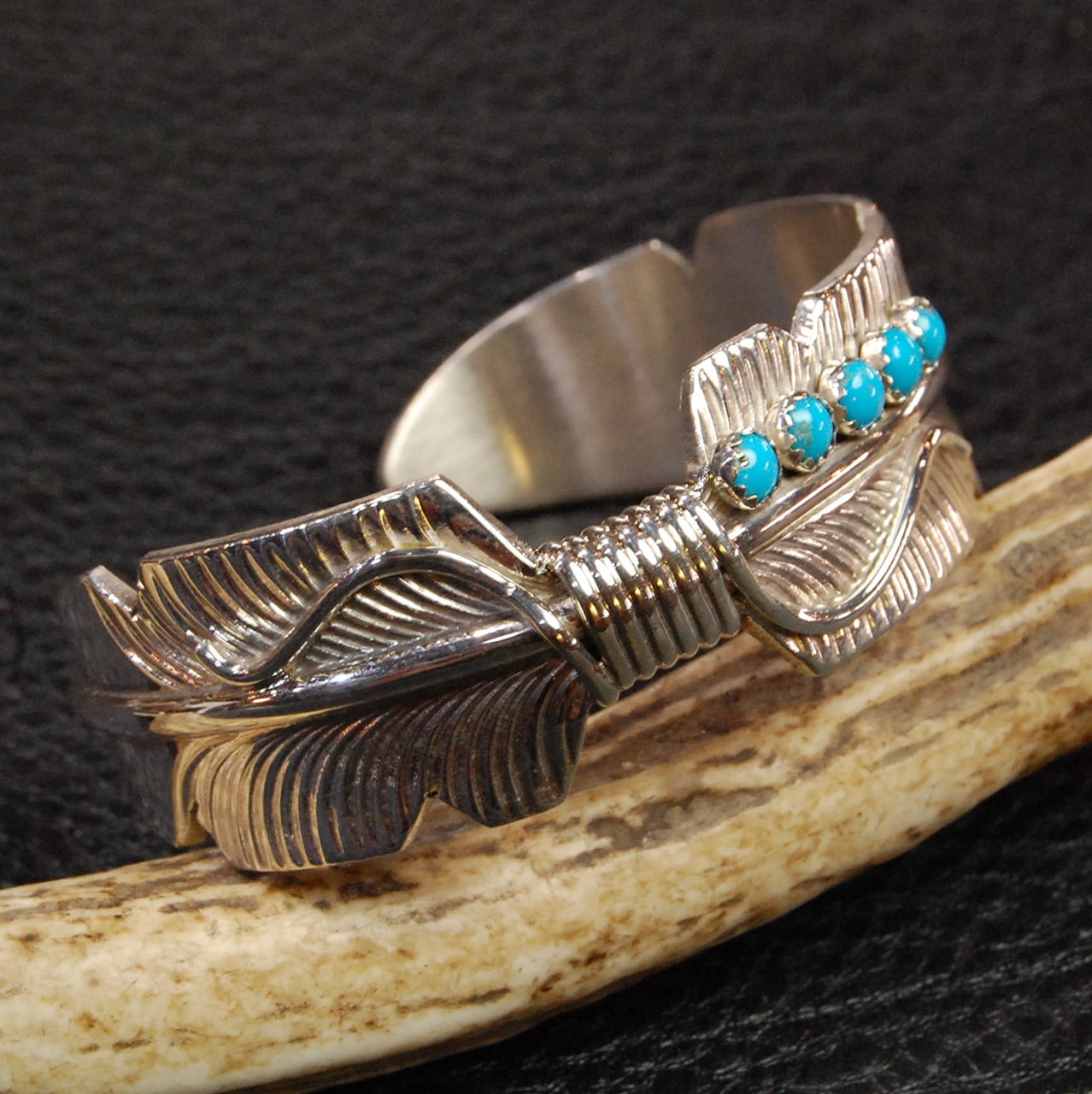 NAVAJO（ナバホ）族 Chris Charley作 フェザー&ターコイズバングル