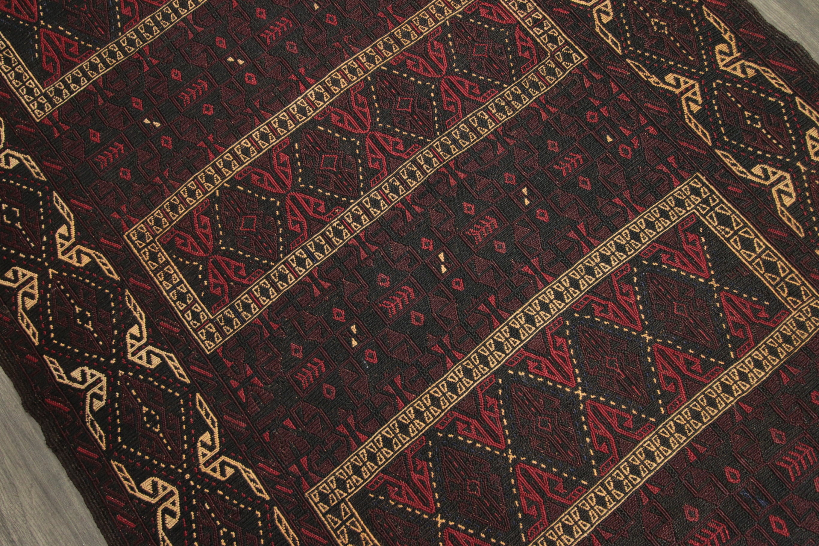 ブラックウール 黒毛羊 アフガニスタン 手織りオールドキリム