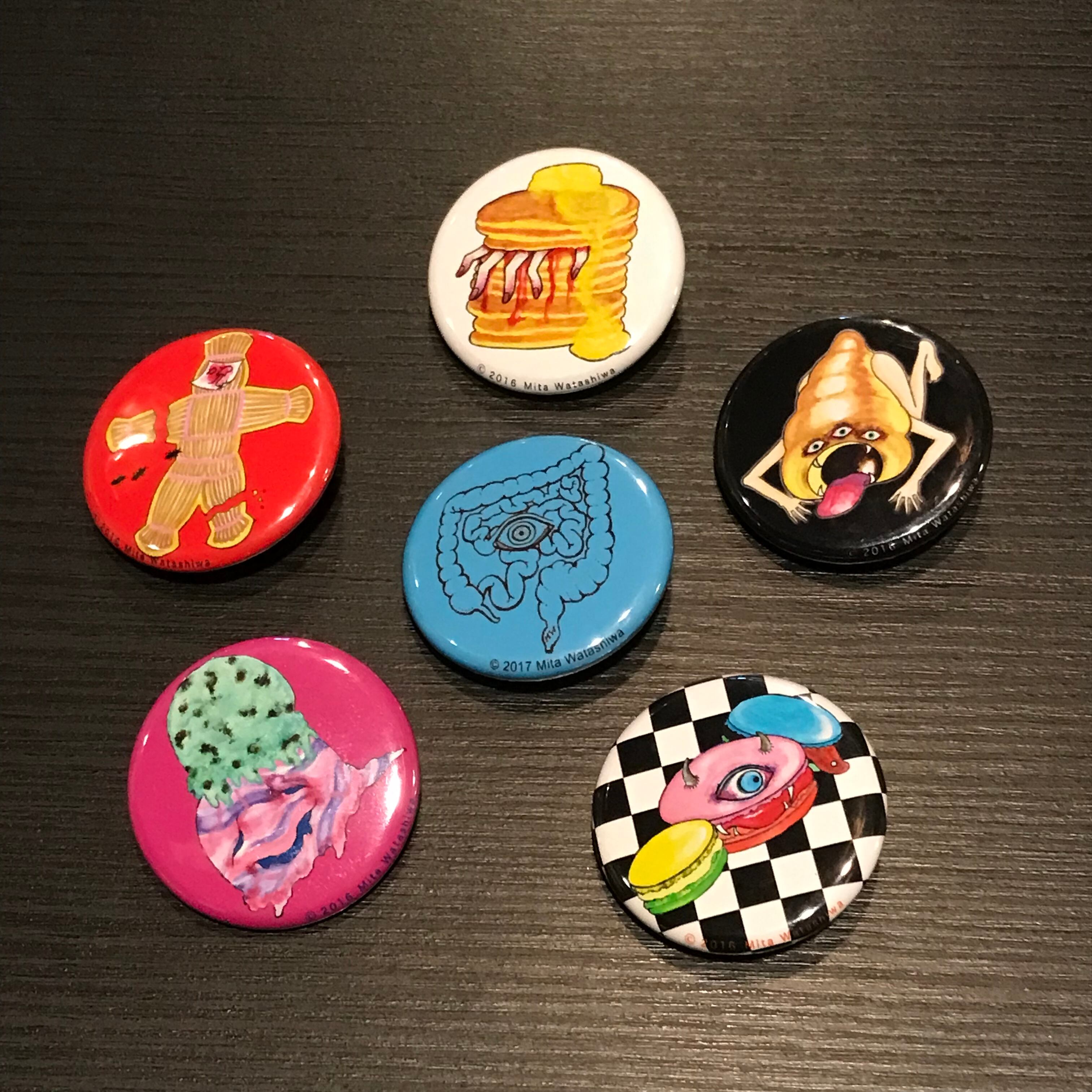 腸皺ミタ 缶バッジセット | マチモ通販処