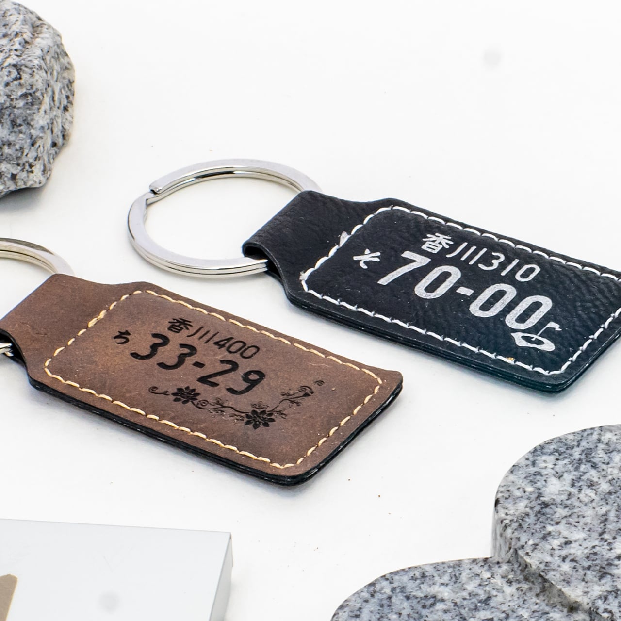 数量限定】ナンバープレートキーホルダー【オリジナル彫刻】 | みのり