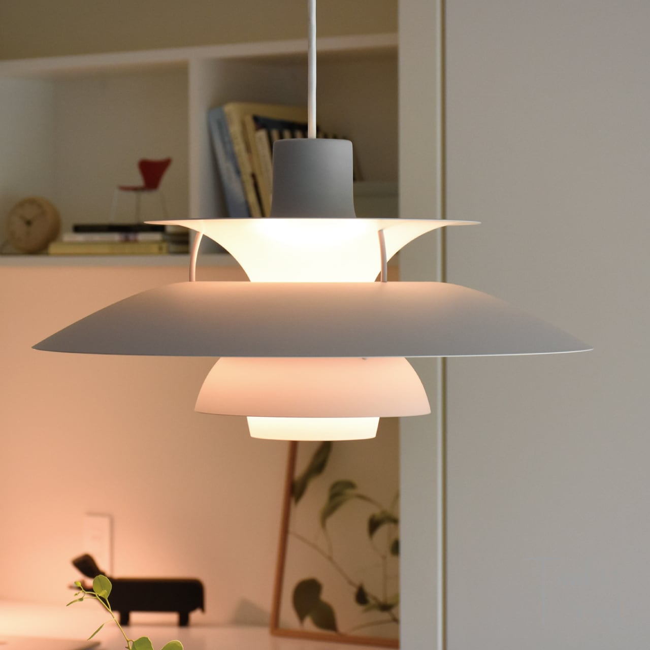 PH 5 / モノクローム・オイスター・グレー / Louis Poulsen（ルイス