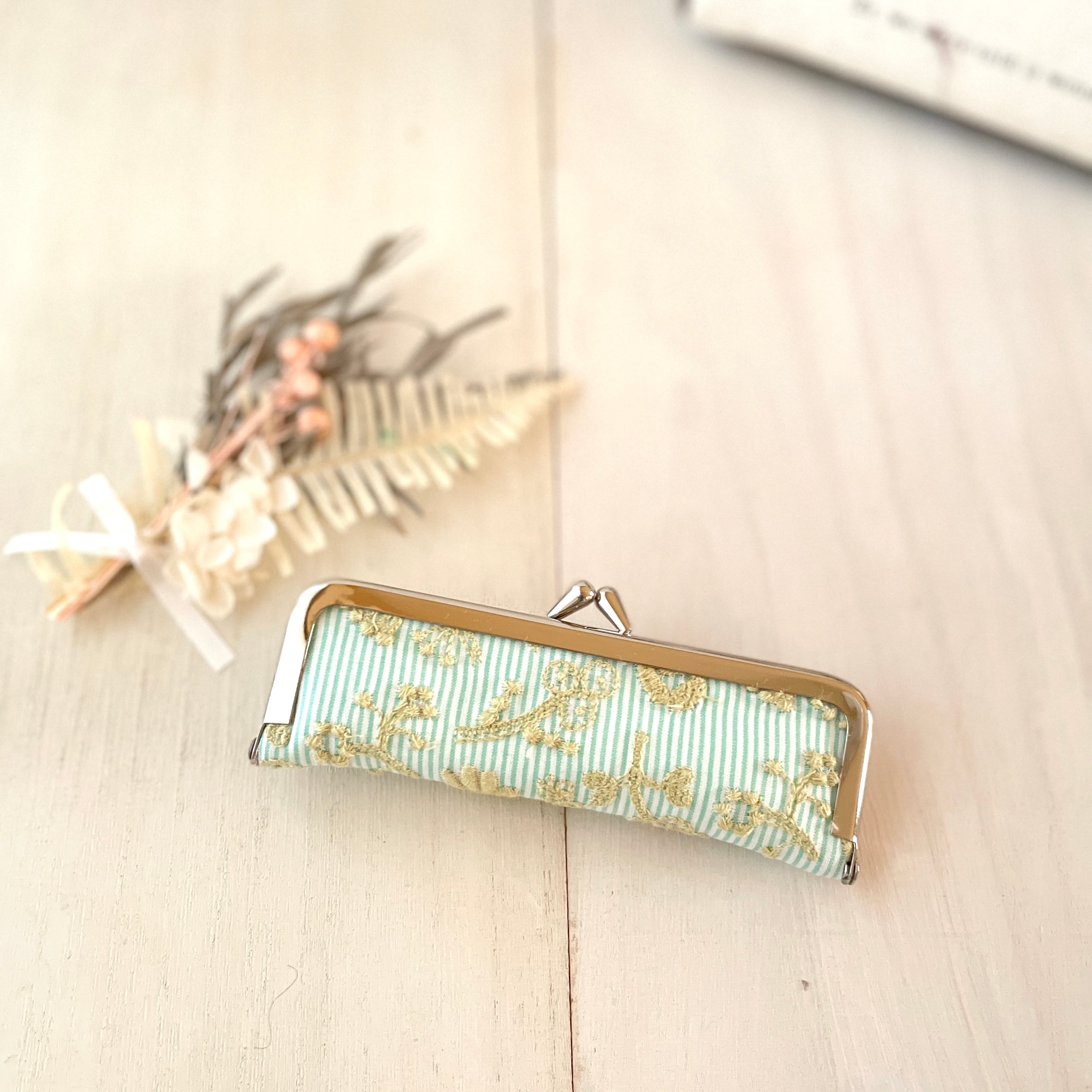 コンパクトコインケースplus(field of flower-ミナペルホネンデザイン