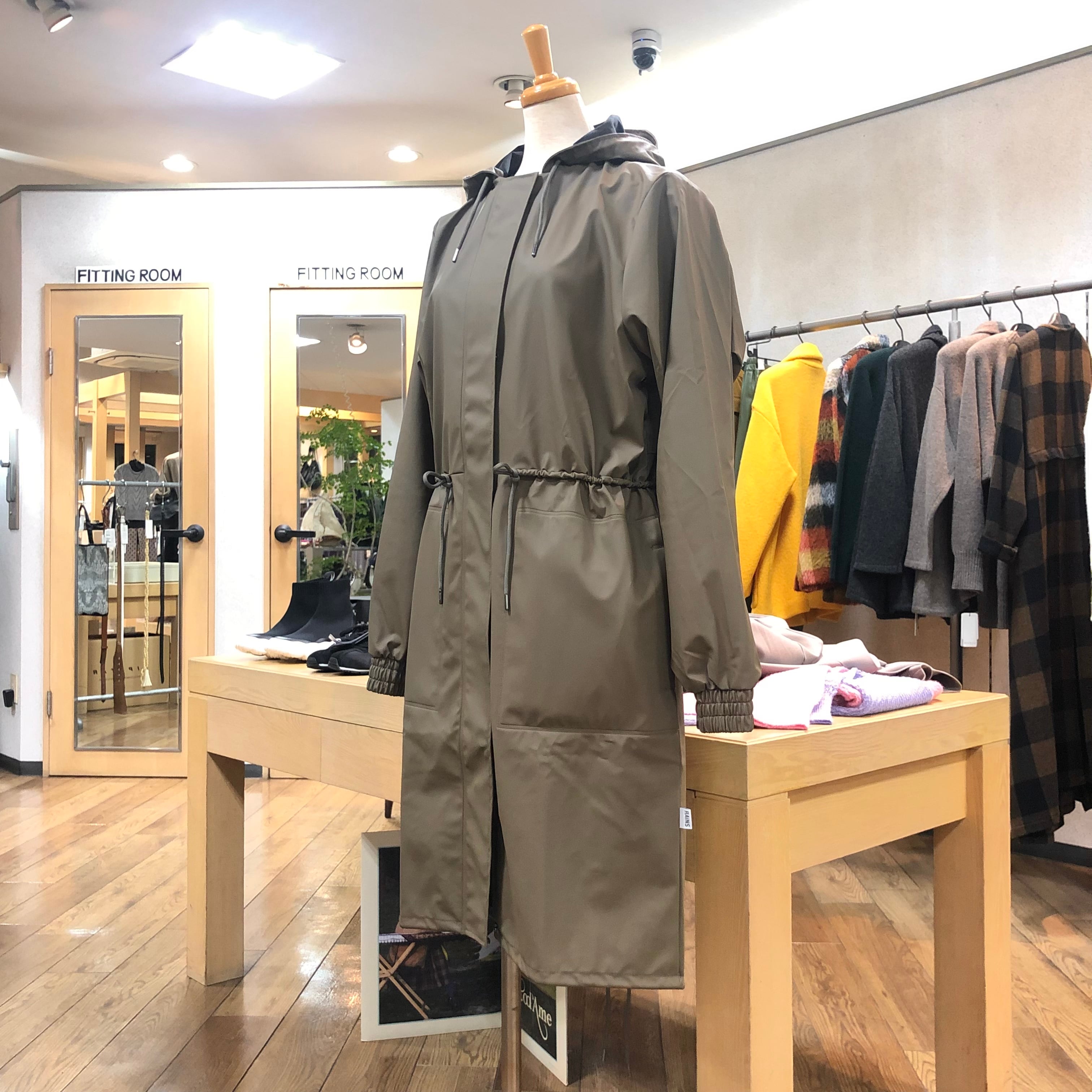 RAINSレインズ 18550–String Parka Essential （COL WOOD ベージュ