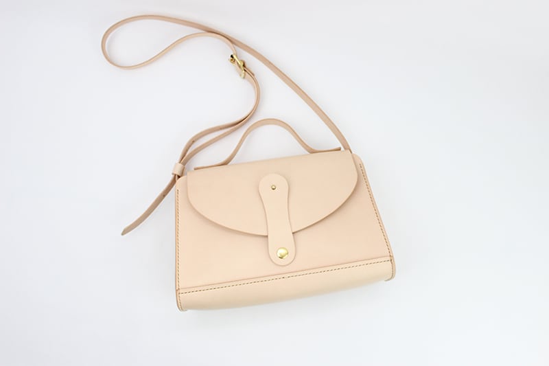 JAPAN LANSUI DESIGN 名入れ対応 ヌメ革手作り手縫い ショルダーバッグ