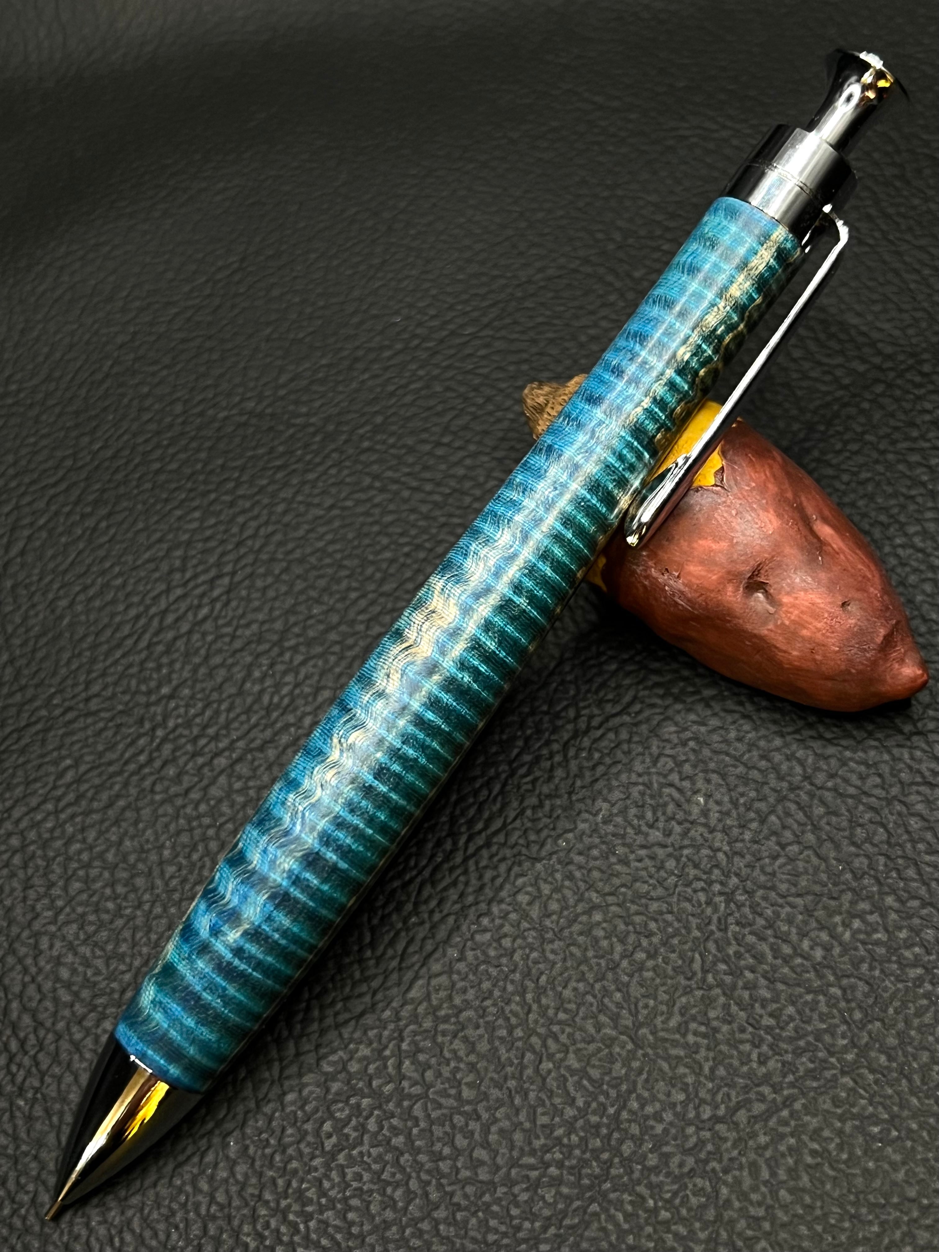 7 栃スタビライズドウッド 極上縮み杢 | こぶた工房