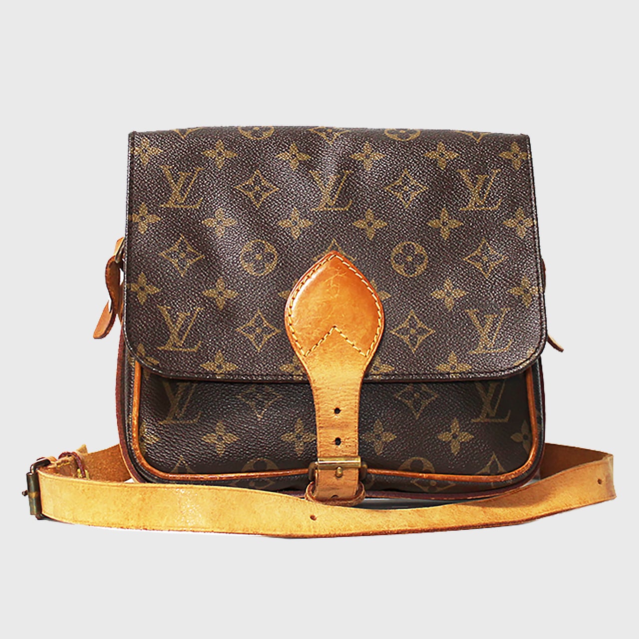 LOUIS VUITTON】ルイ・ヴィトン カルトシエール｜古着コーデに映える