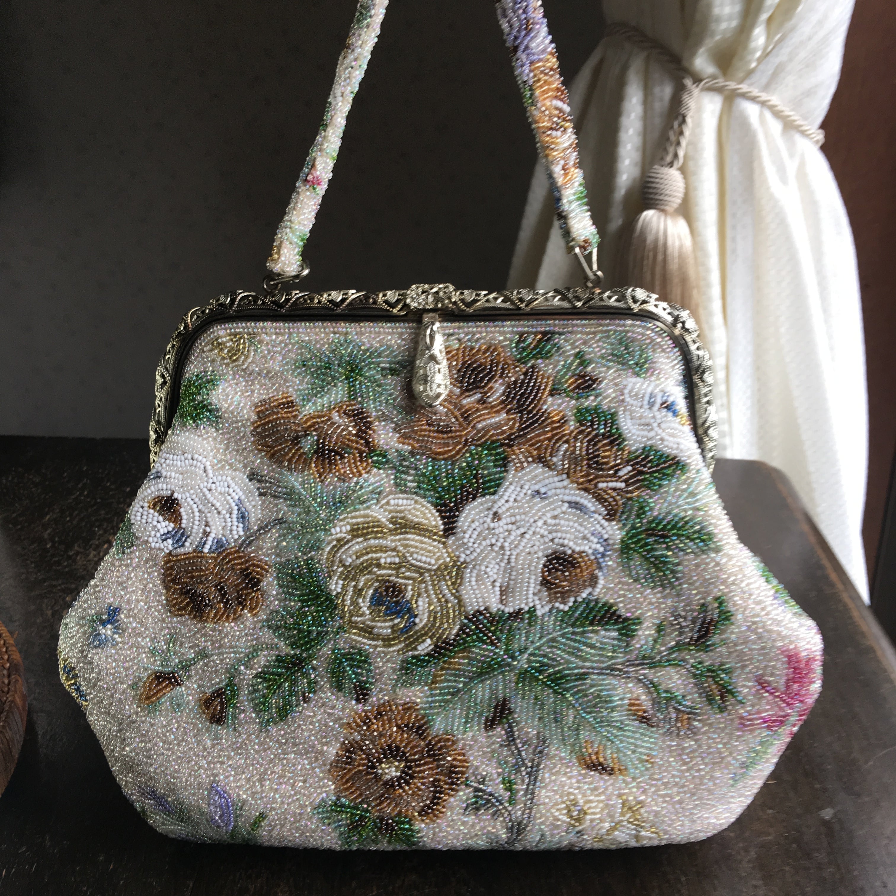 銀座白牡丹Hakubotanビンテージビーズバッグゴールド総柄花柄