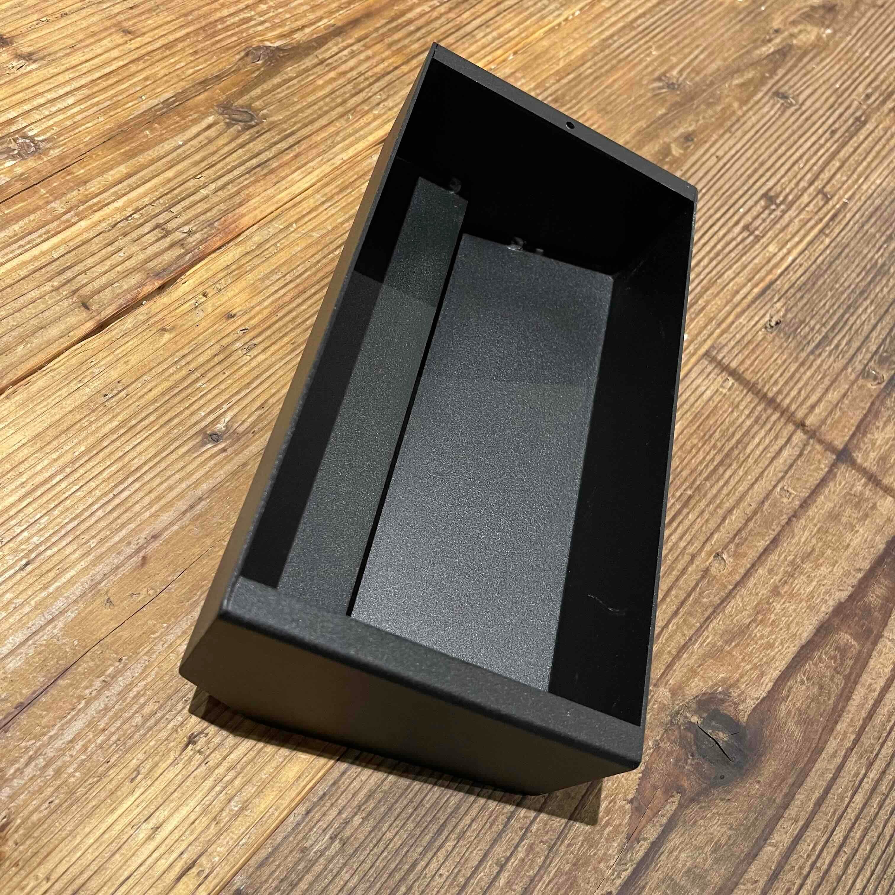 ボックスティッシュカバー【Te-tc1101】サンドブラック 工場のような形