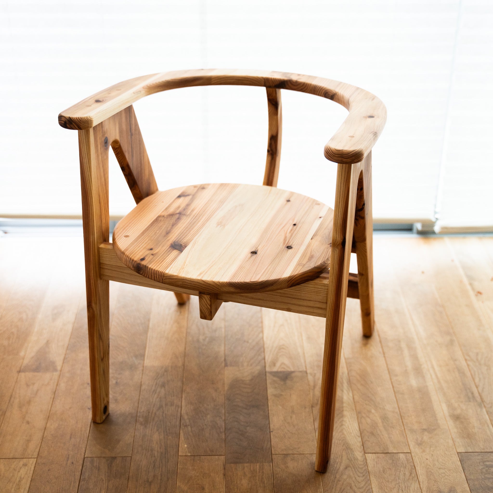 送料無料！！【杉】軽量 オーダー家具屋が作る優しさの椅子 身体に