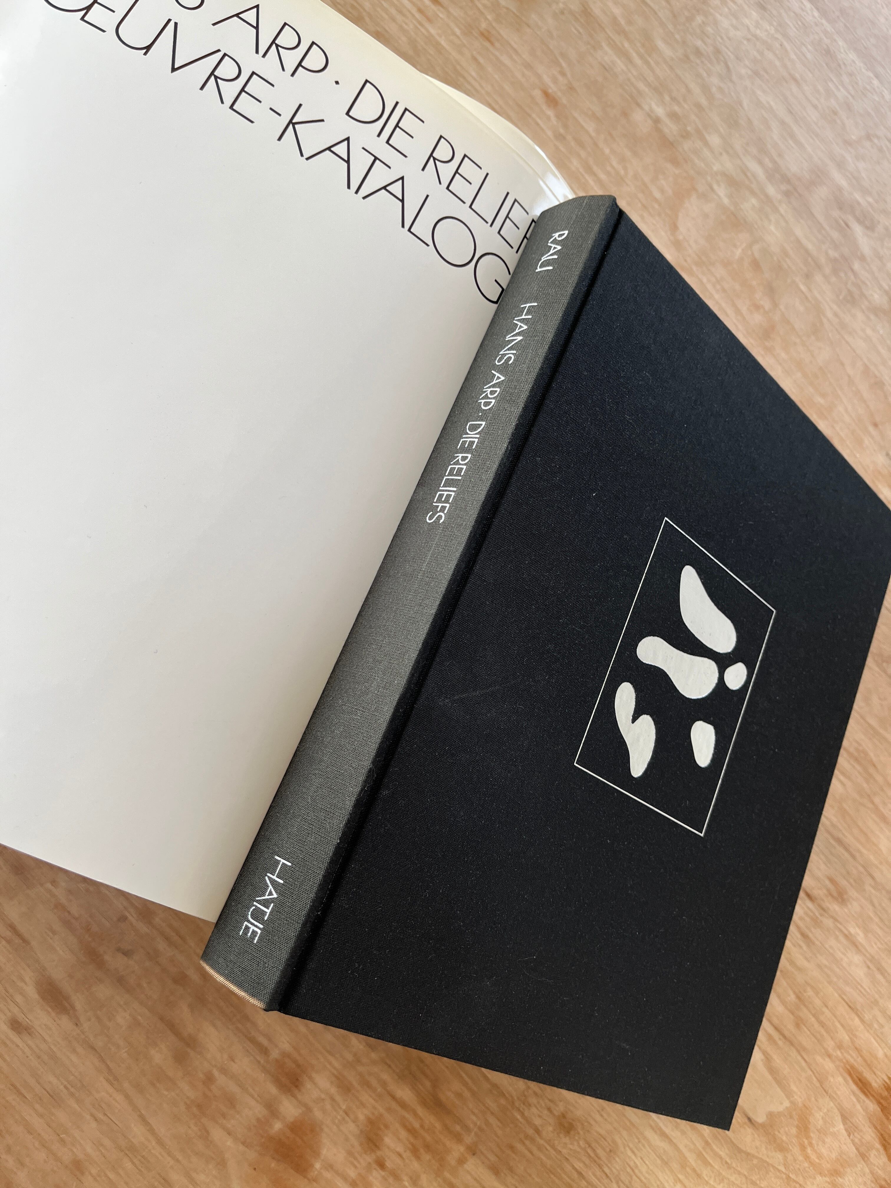 Hans Arp, Die Reliefs Oeuvre-Katalog (German, English, French