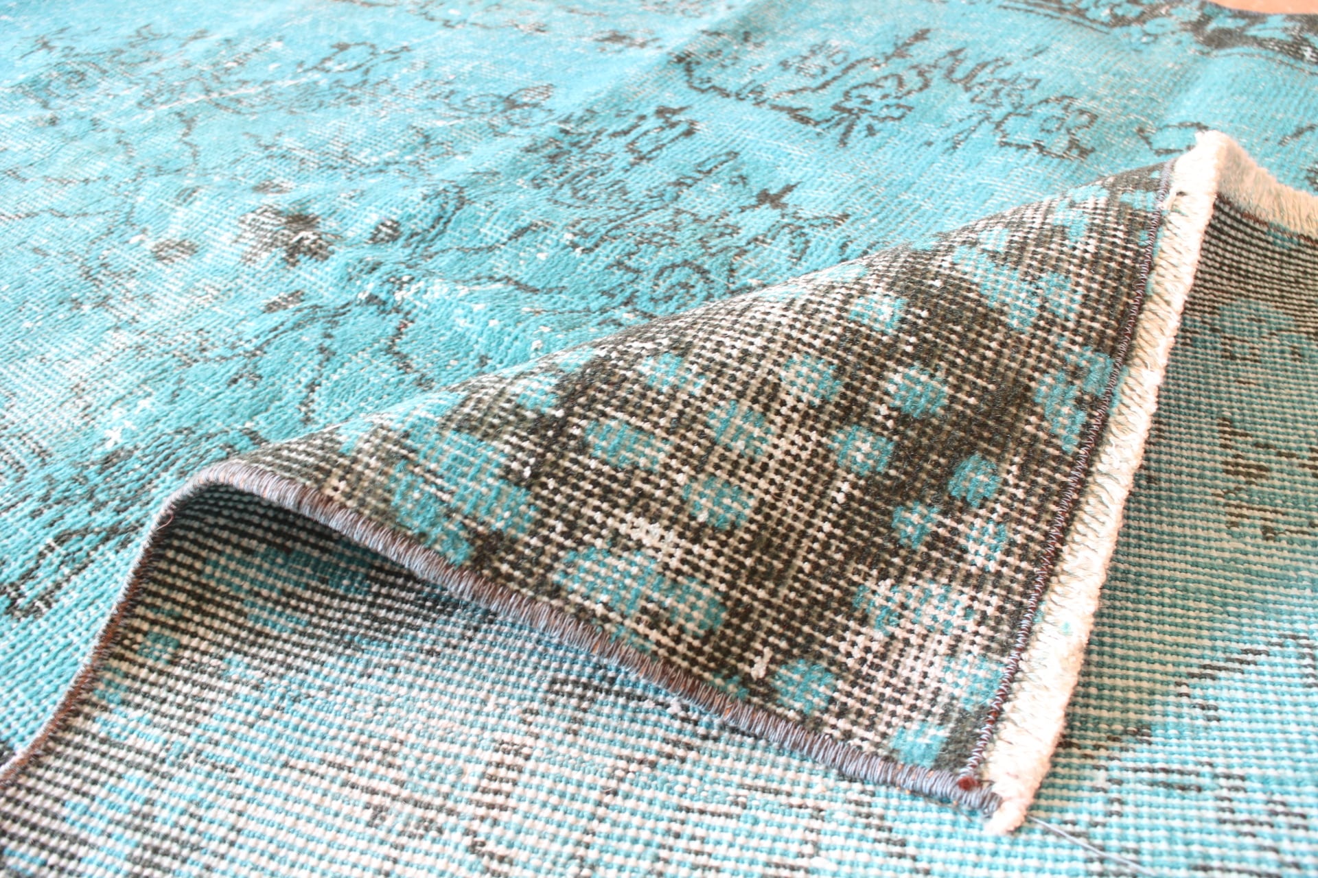 ターコイズブルーのオーバーダイラグ アナトリア地方トルコラグ | Riad