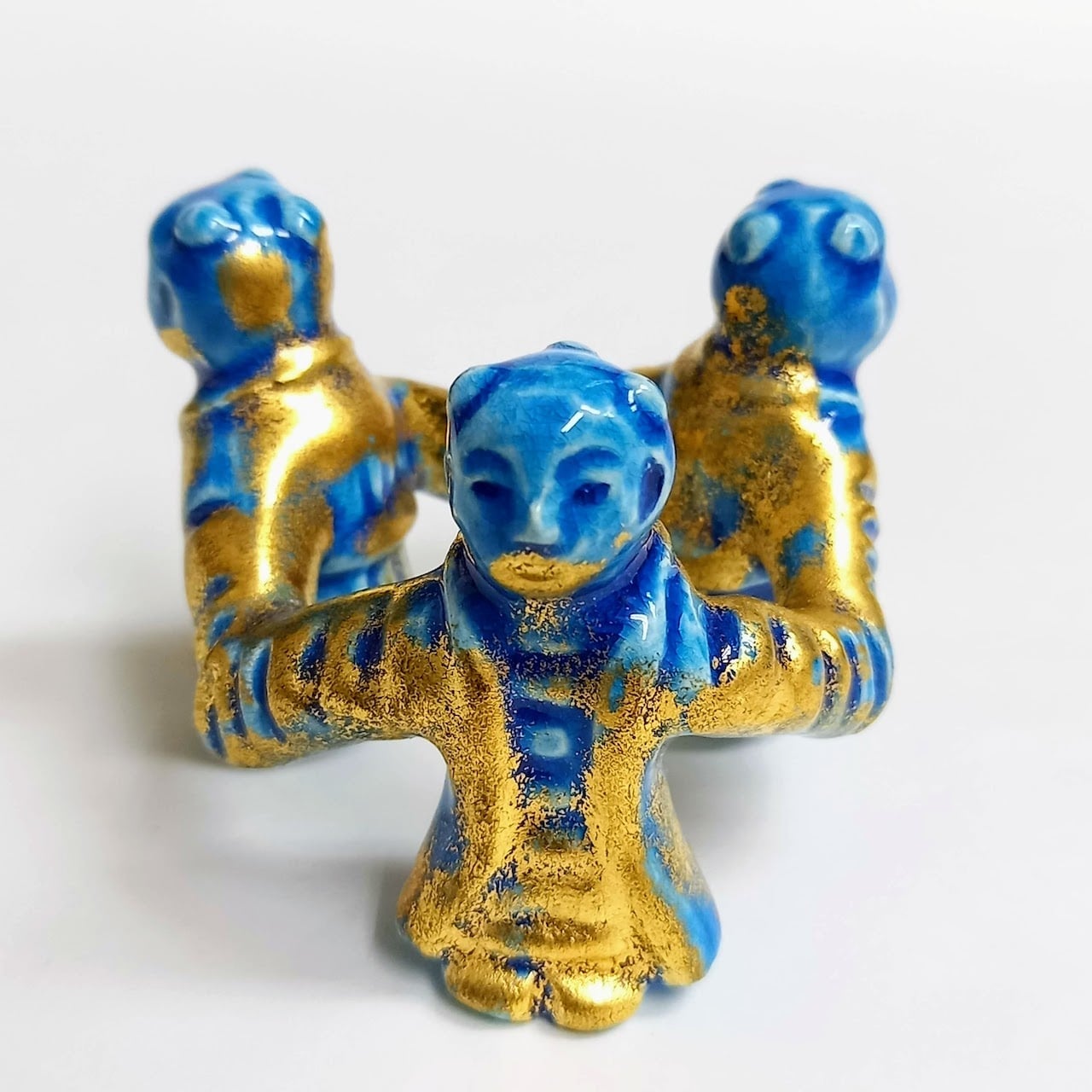 新古】浅黄交趾 三ツ人形蓋置 小峠葛芳 共箱入 HTK004 | 錦玉堂