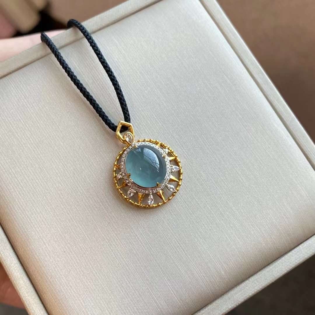 本翡翠ペンダント k18 18金 高級品 ヨーロッパ風 無含浸 無着色 青 | FARBE