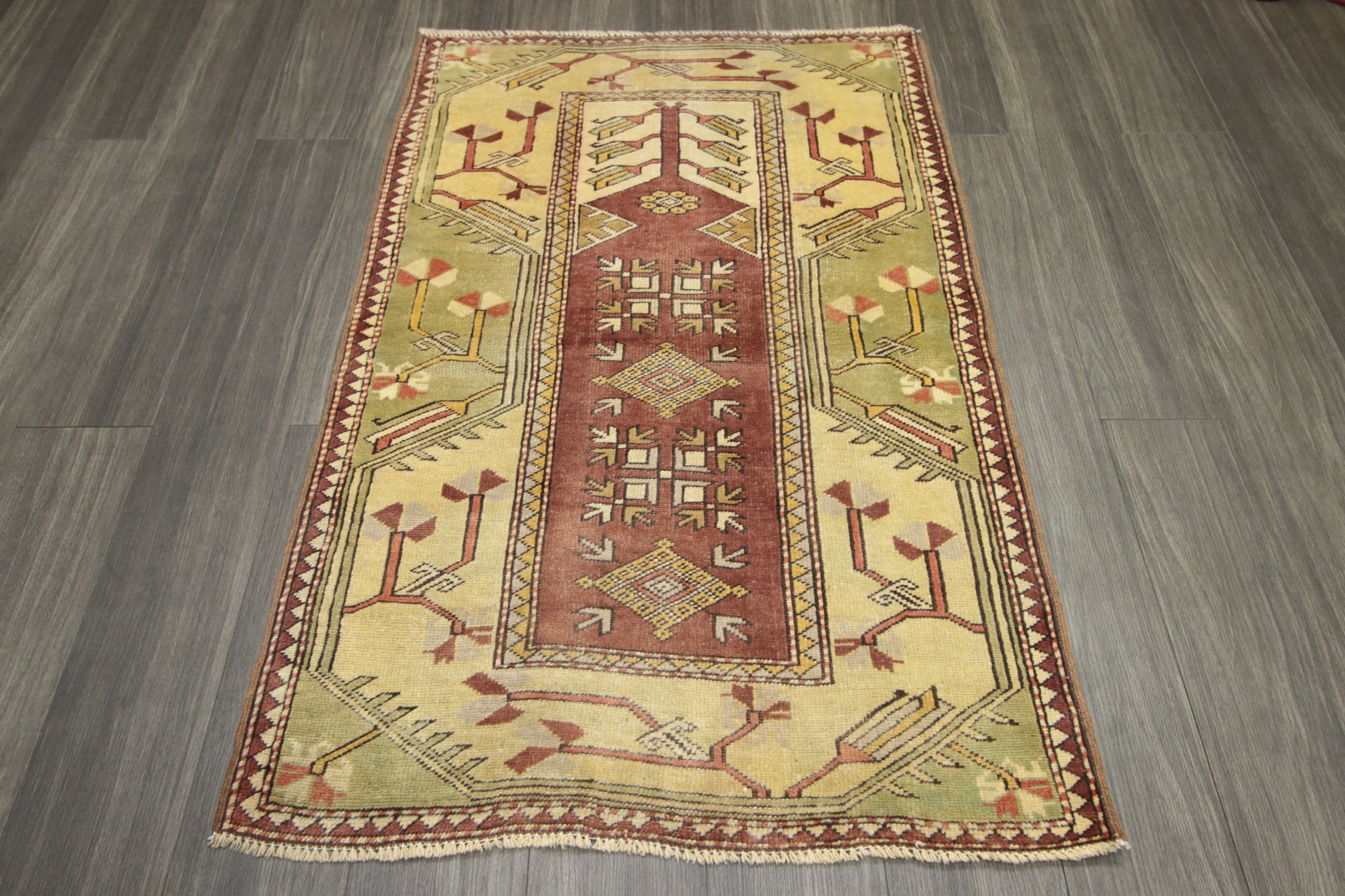 草木染めの色合いが美しいアンティーク絨毯 アフガニスタン トライバル