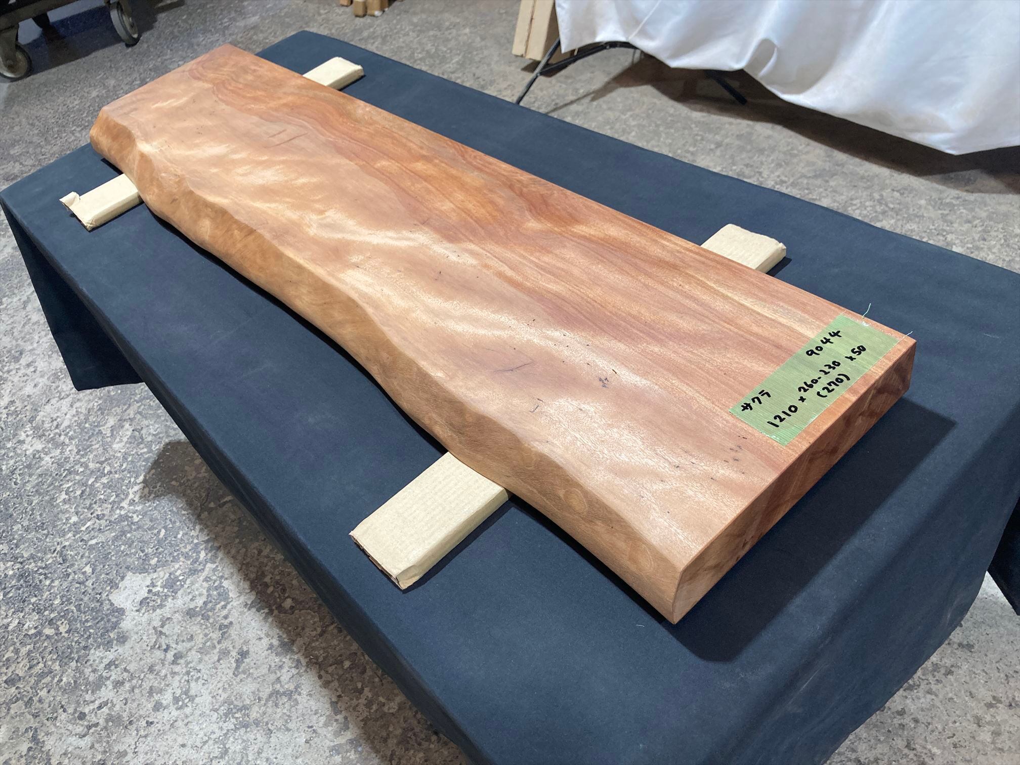 さくら9044 一枚板無垢 乾燥材 1210x260-230x50㎜ カウンター