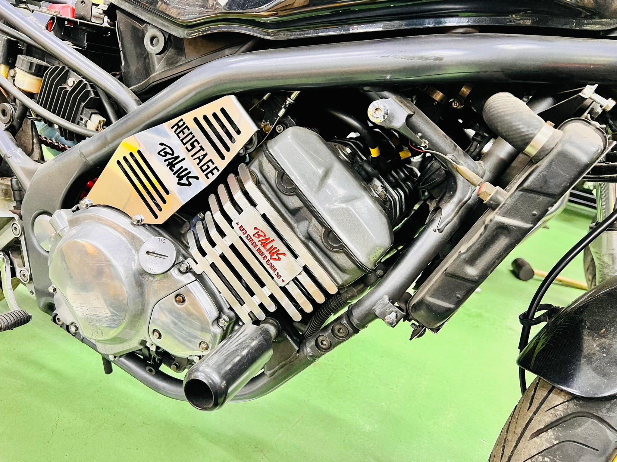 オリジナル バリオス1 バリオス2 エンジンフィンカバー 鏡面ステンレス