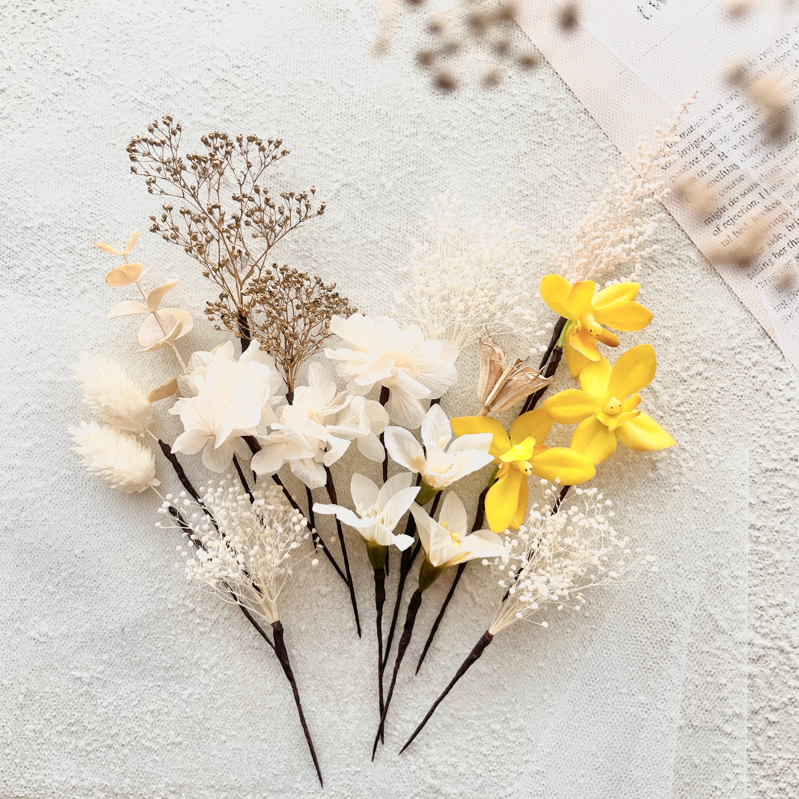 Rene ルネ パール お花 フラワーモチーフ クリスタルブローチ 中