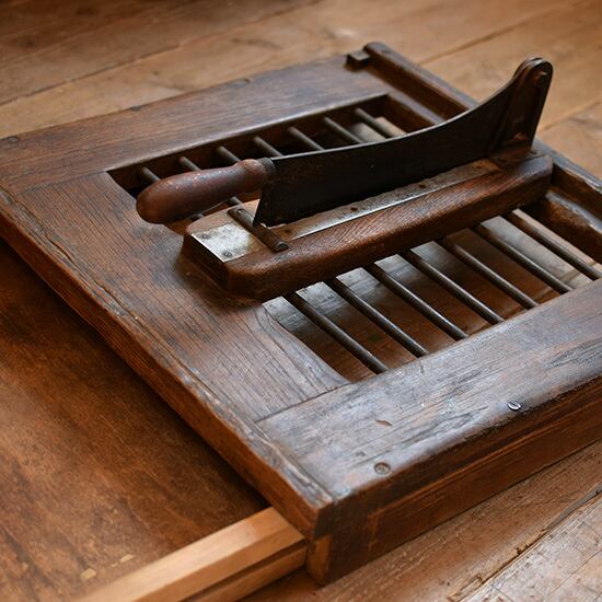 フランス 木製パン切り台 カッティングボード | Brocante de La