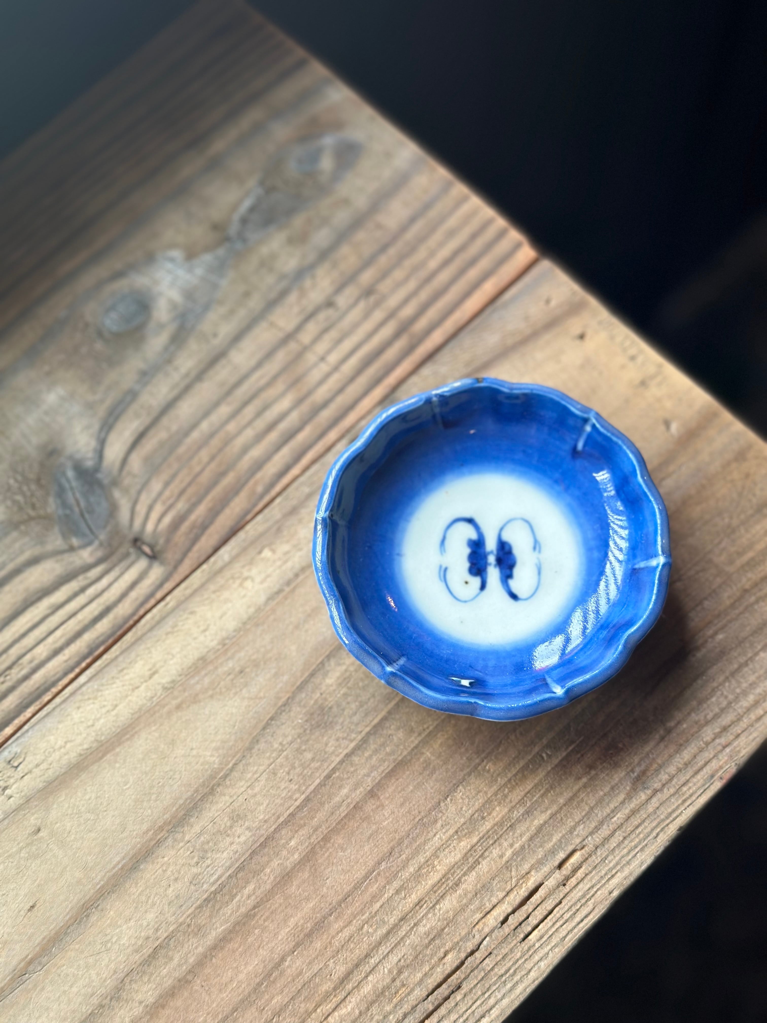 古伊万里 染付小皿 蝙蝠文様 | Antique Shop Soukodo